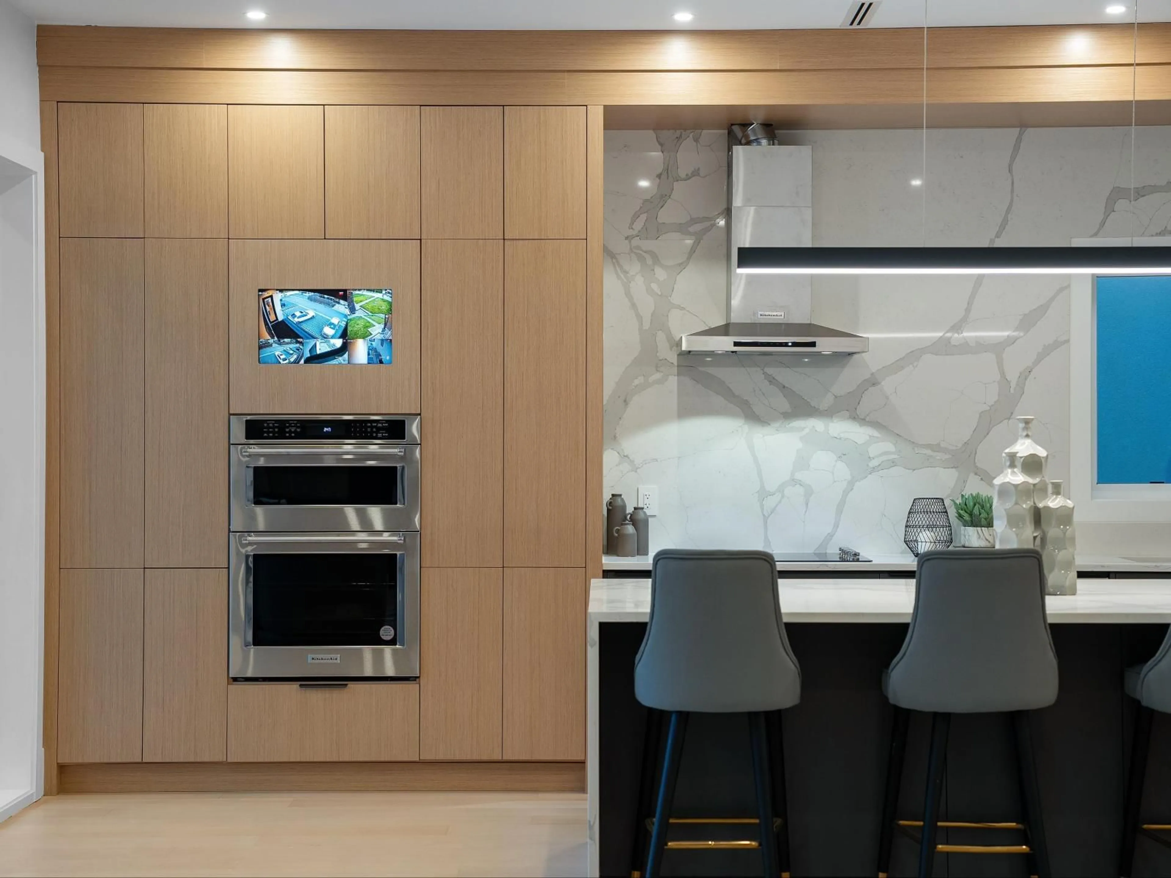 Contemporary kitchen, ceramic/tile floor for 1272 160, Surrey British Columbia V4A7T7