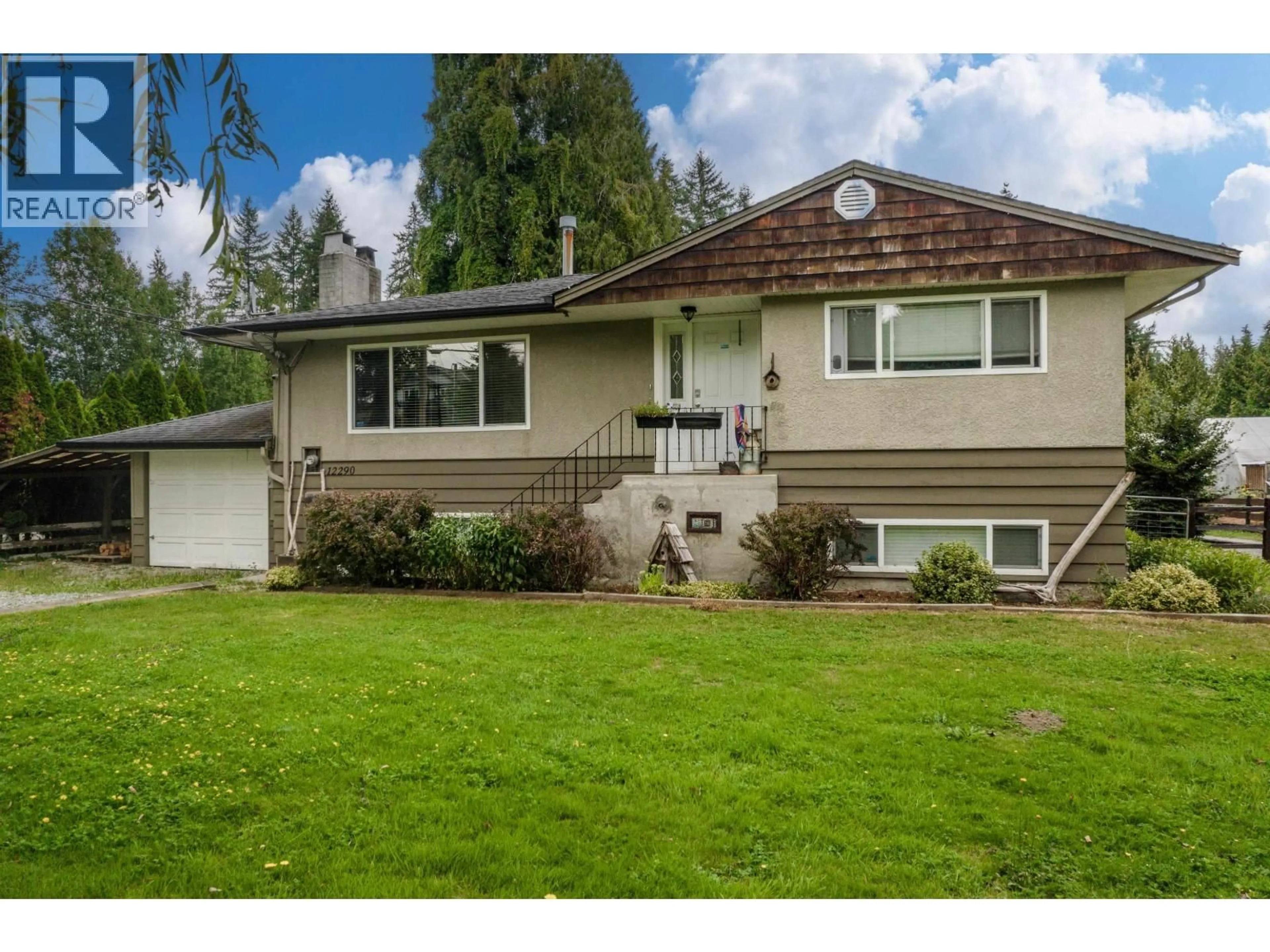 Home with vinyl exterior material, street for 12290 252 STREET, Maple Ridge British Columbia V4R1G6