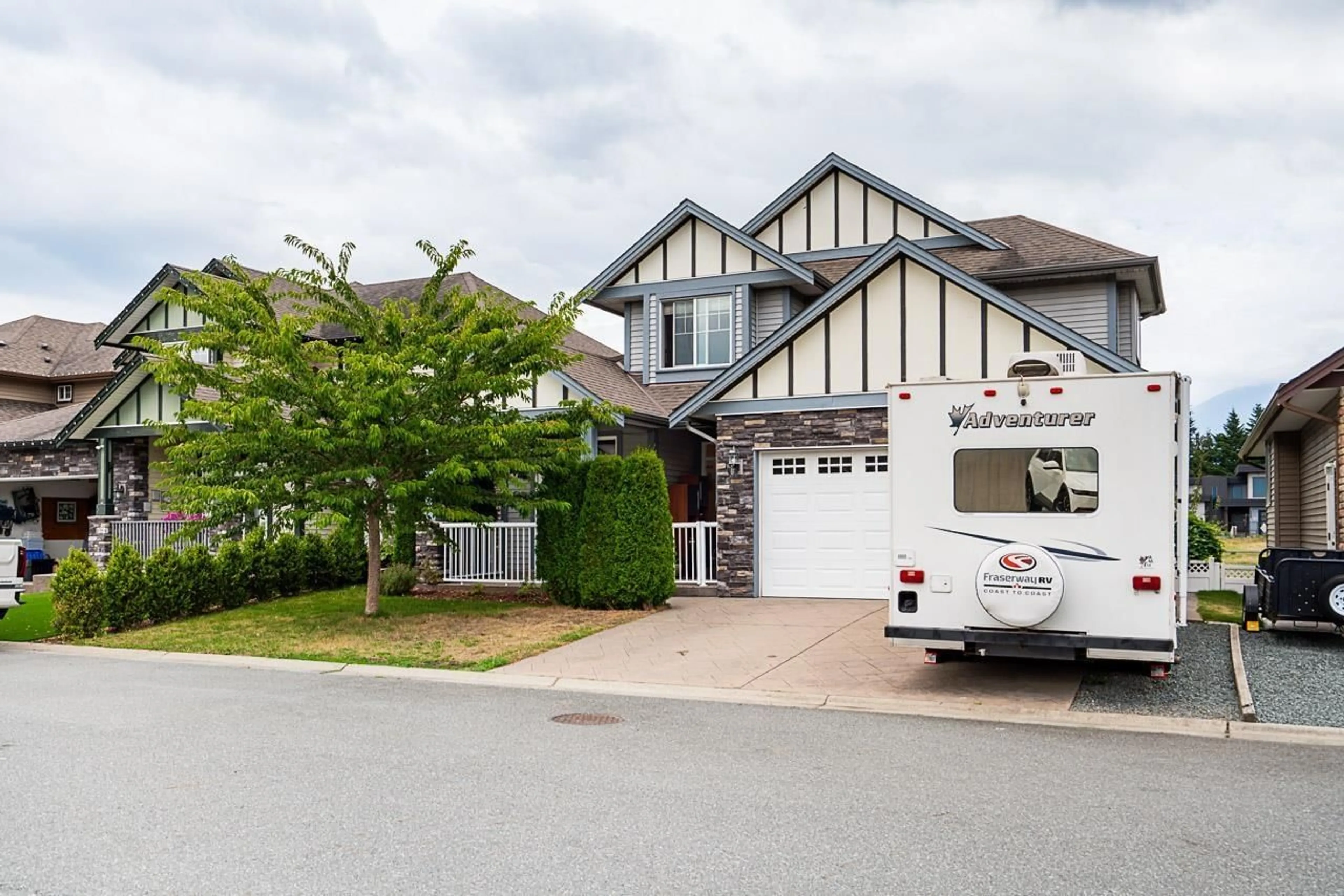 Home with vinyl exterior material, street for 6544 LAVENDER PLACE, Chilliwack British Columbia V2R0H5