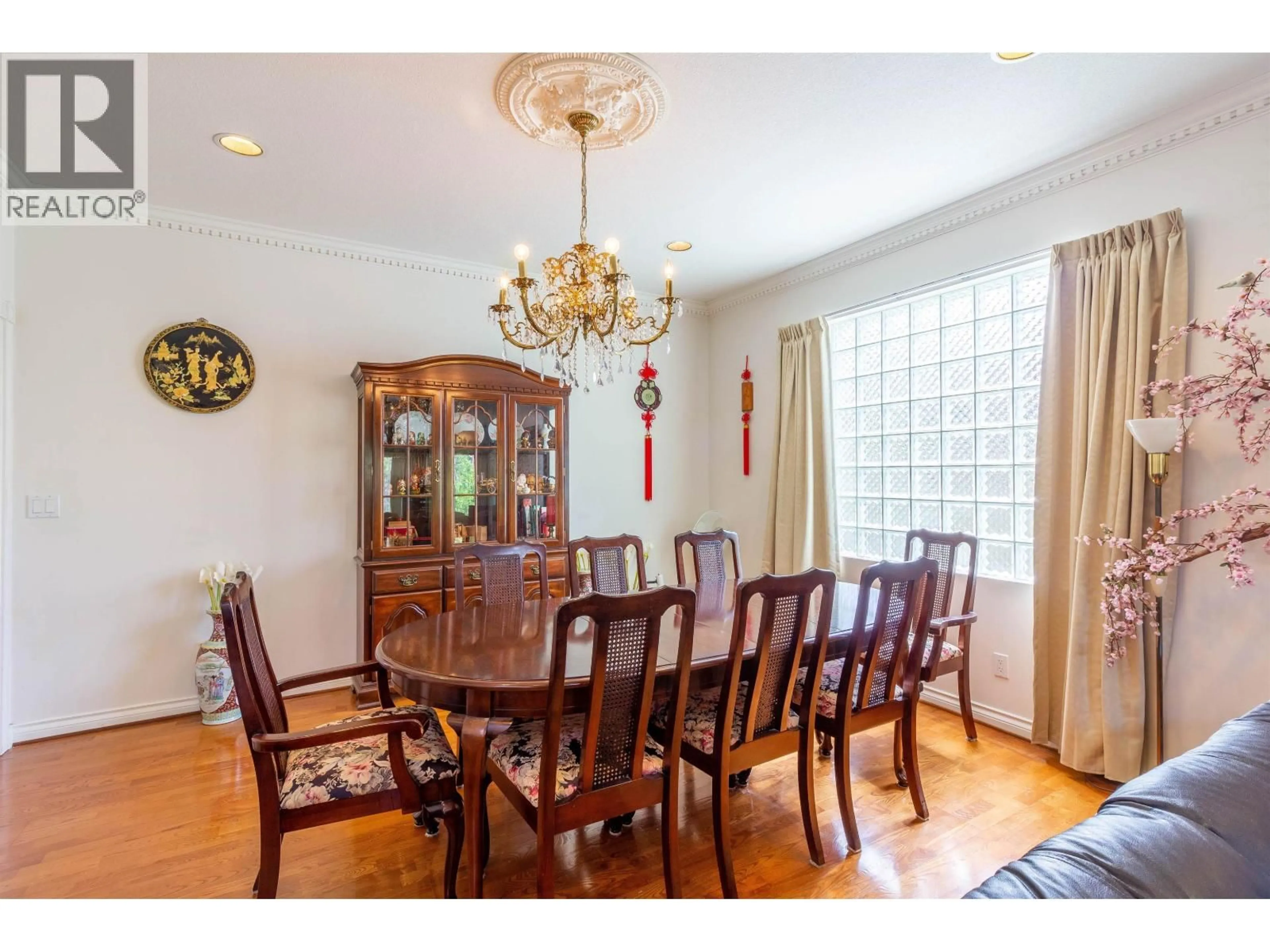 Dining room, wood/laminate floor for 7286 BARNET ROAD, Burnaby British Columbia V5A1E2