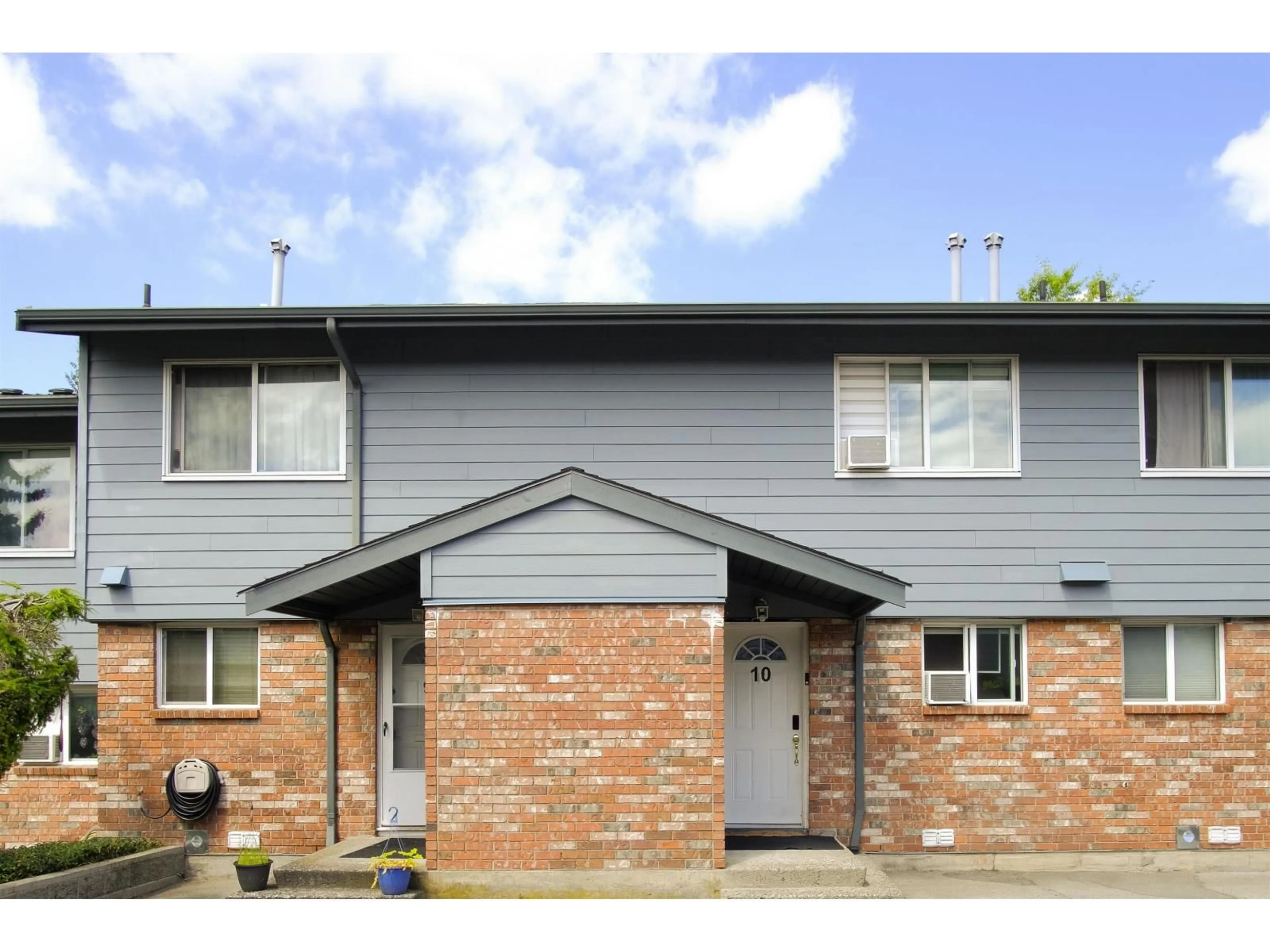 Home with brick exterior material, street for 10 - 10736 GUILDFORD, Surrey British Columbia V3R1W6