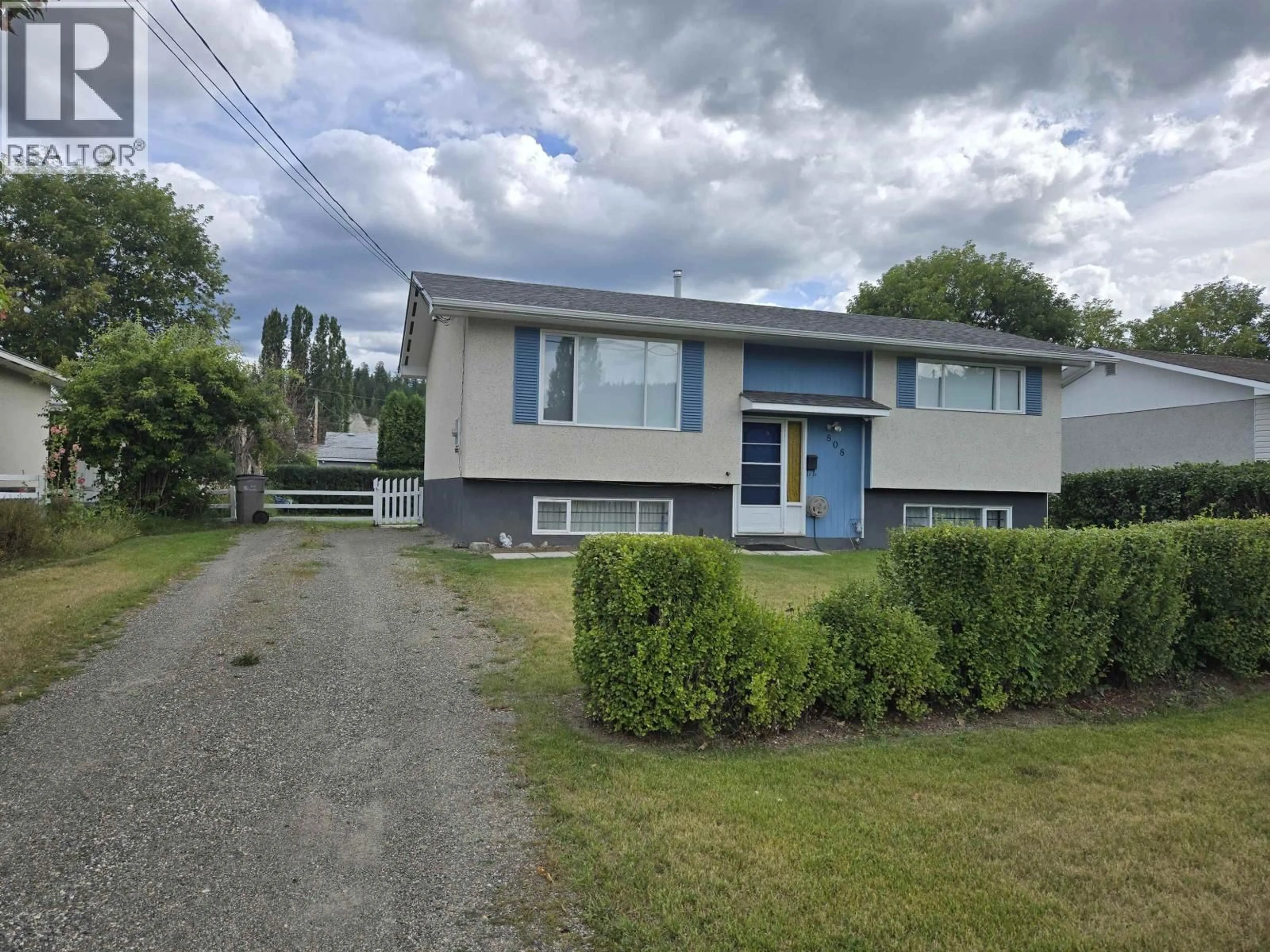 A pic from outside/outdoor area/front of a property/back of a property/a pic from drone, street for 808 REYNARD STREET, Quesnel British Columbia V2J4W1