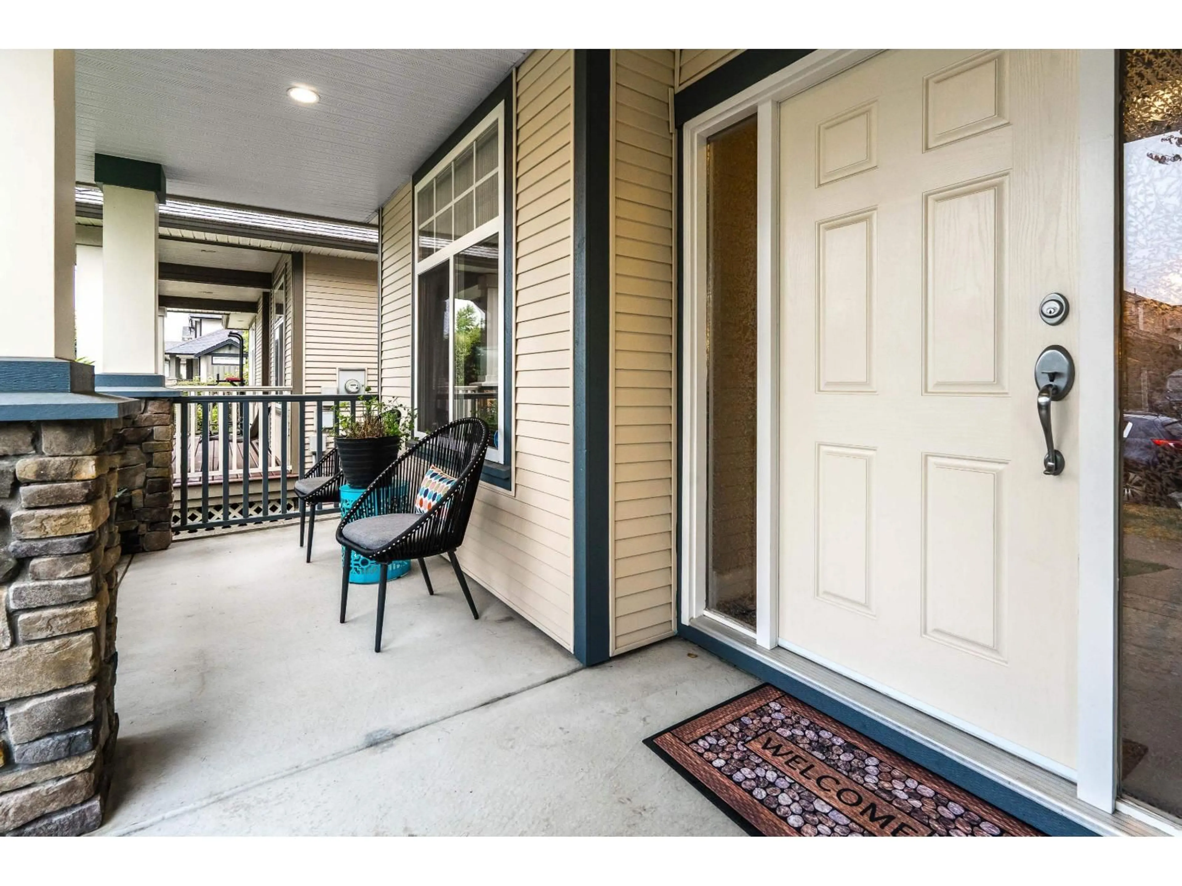 Indoor entryway for 19088 68A, Surrey British Columbia V4N5P4