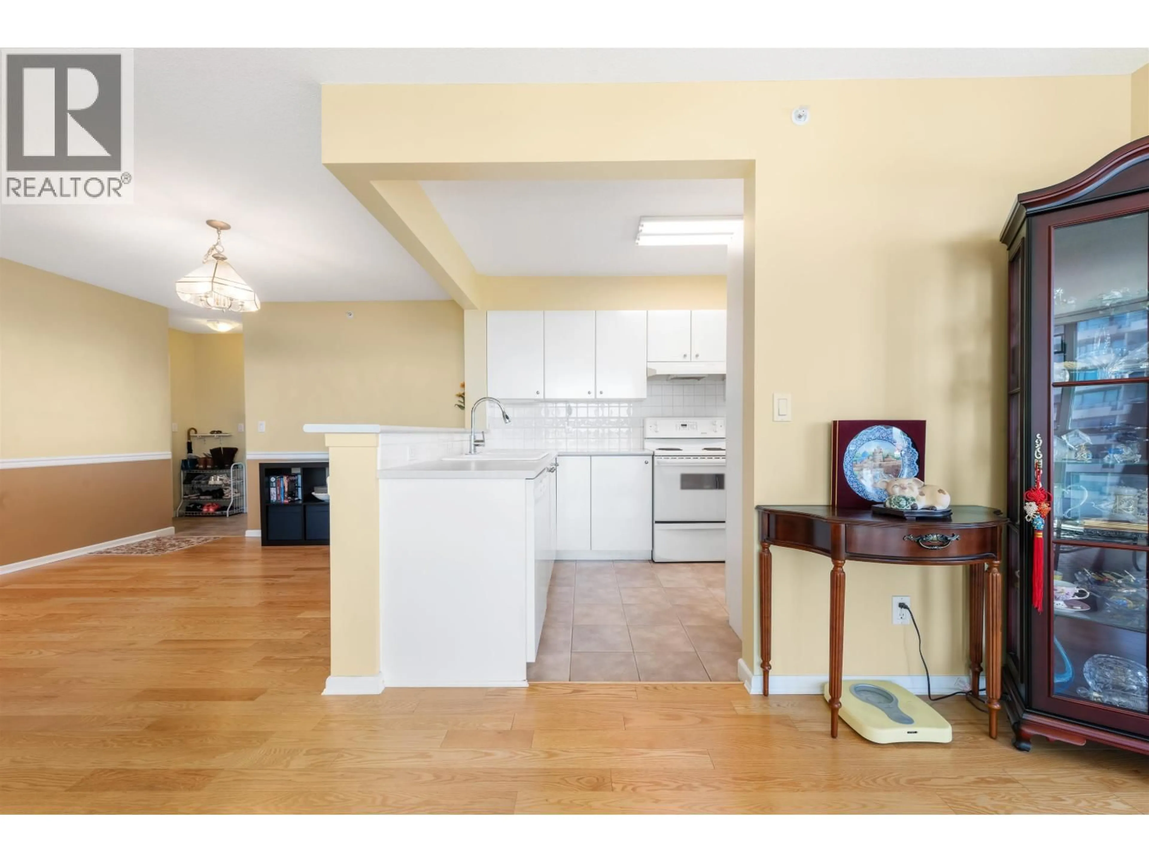 Open concept kitchen, unknown for 1203 - 6611 SOUTHOAKS CRESCENT, Burnaby British Columbia V5E4L5
