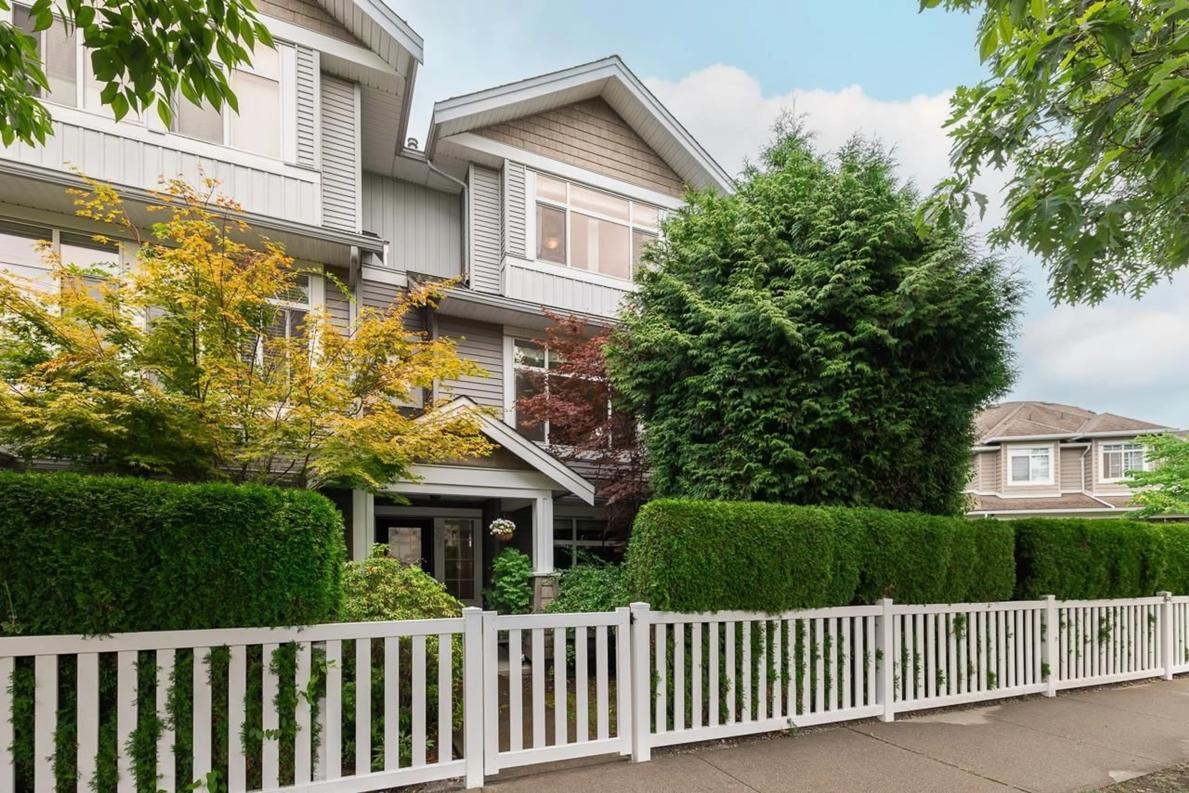 Home with vinyl exterior material, street for 37 - 19330 69, Surrey British Columbia V4N0Z2