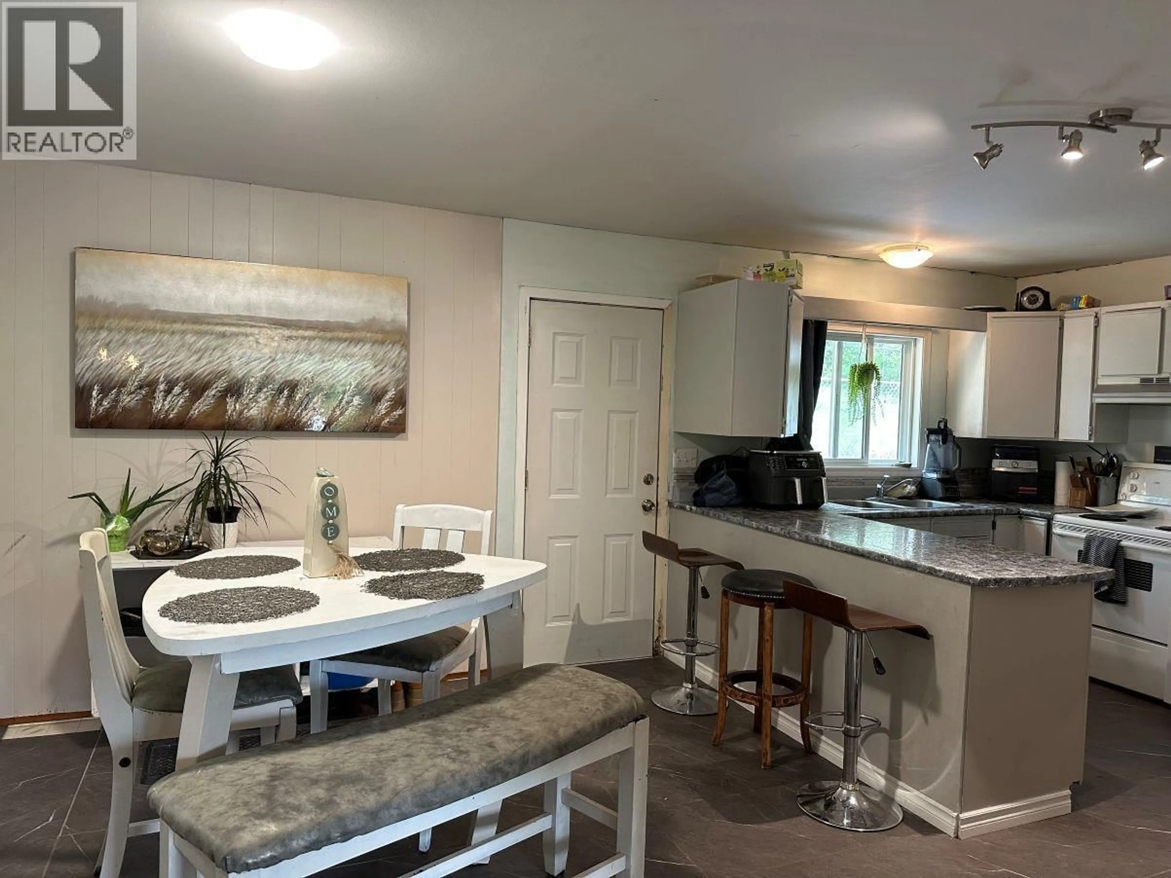 Open concept kitchen, unknown for 1964 SKYLINE DRIVE, Prince George British Columbia V2K1J4