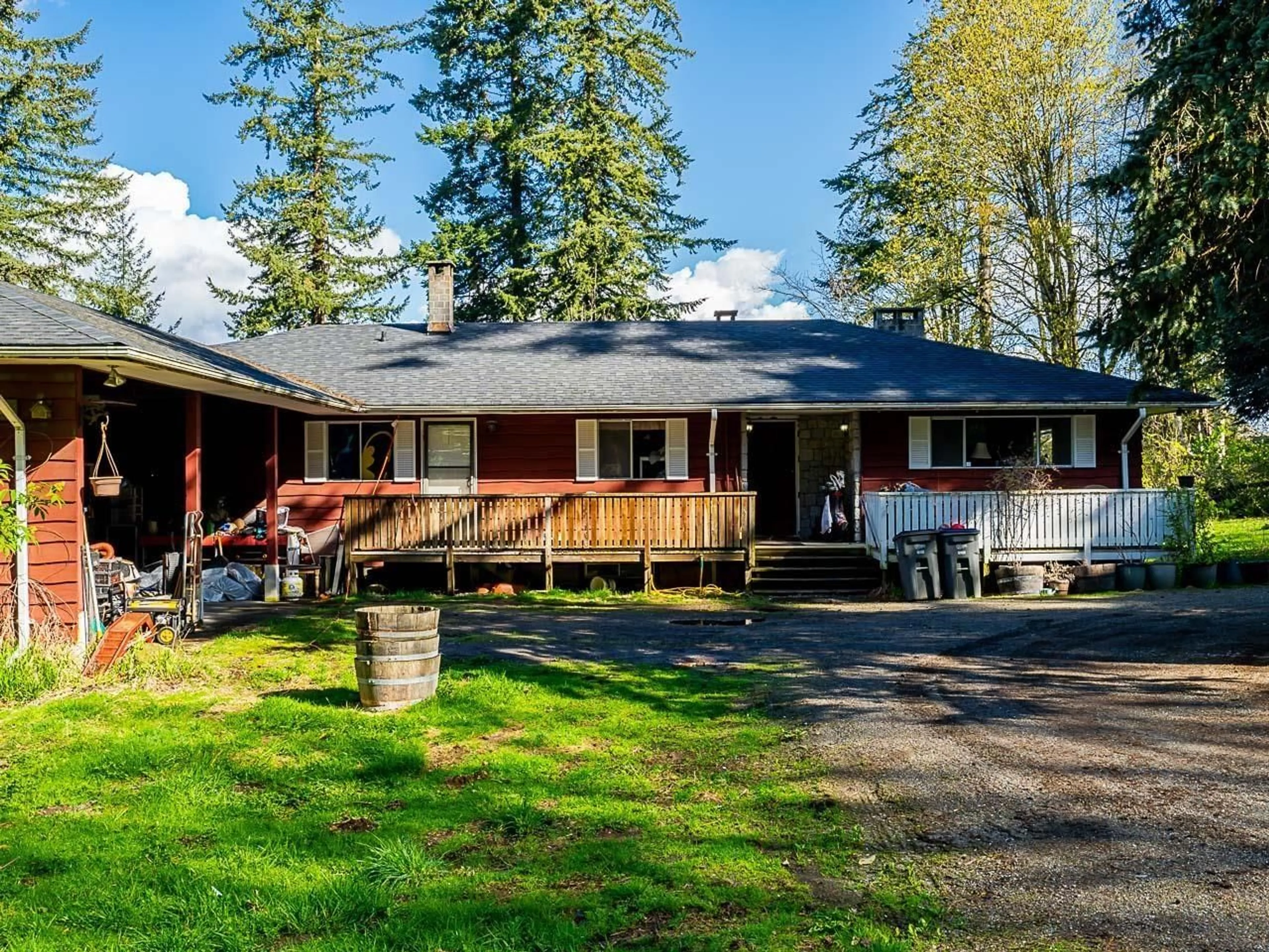 A pic from outside/outdoor area/front of a property/back of a property/a pic from drone, unknown for 18495 0, Surrey British Columbia V3Z9R9