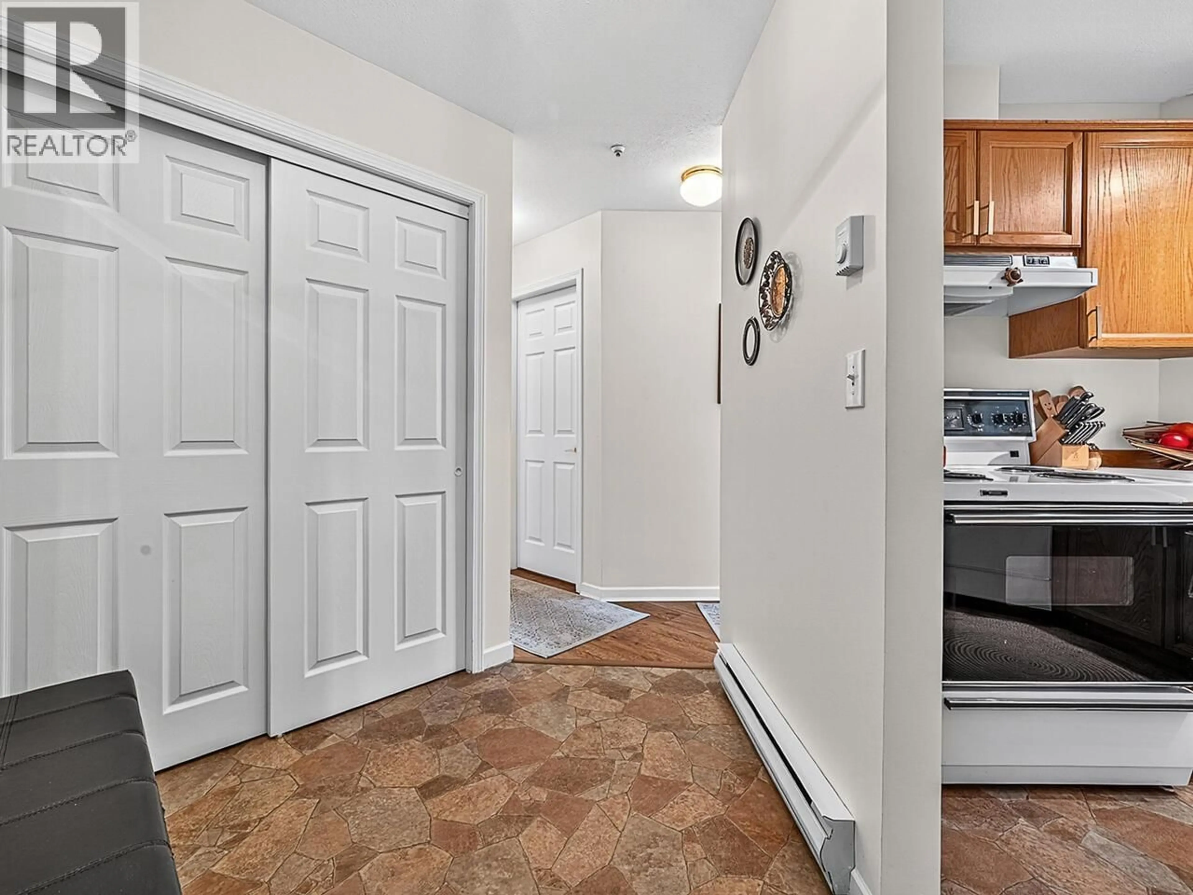 Unknown for 402 - 68 RICHMOND STREET, New Westminster British Columbia V3L5S2