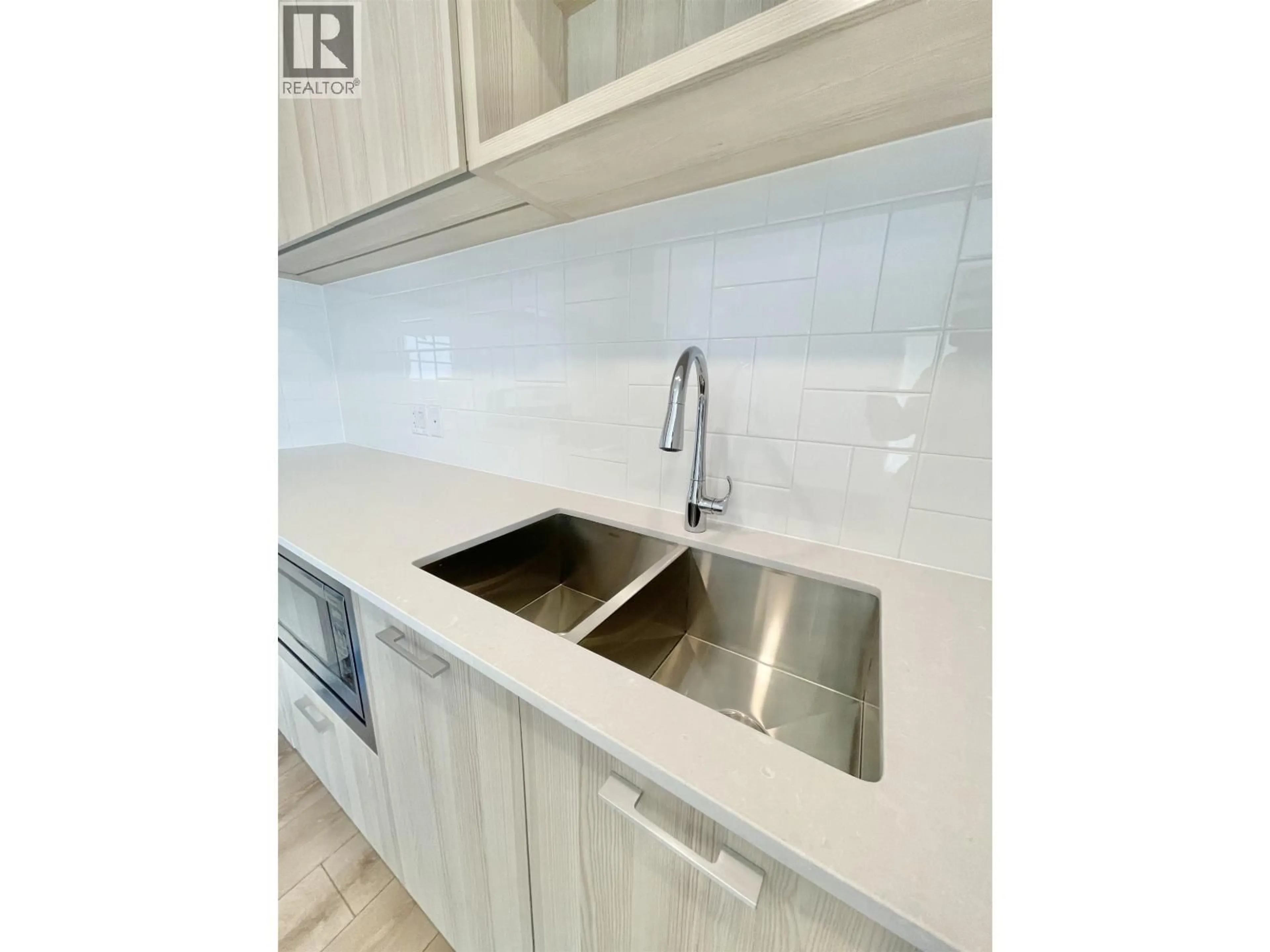 Standard kitchen, ceramic/tile floor for 601 - 741 ANSKAR COURT, Coquitlam British Columbia V3J0N3