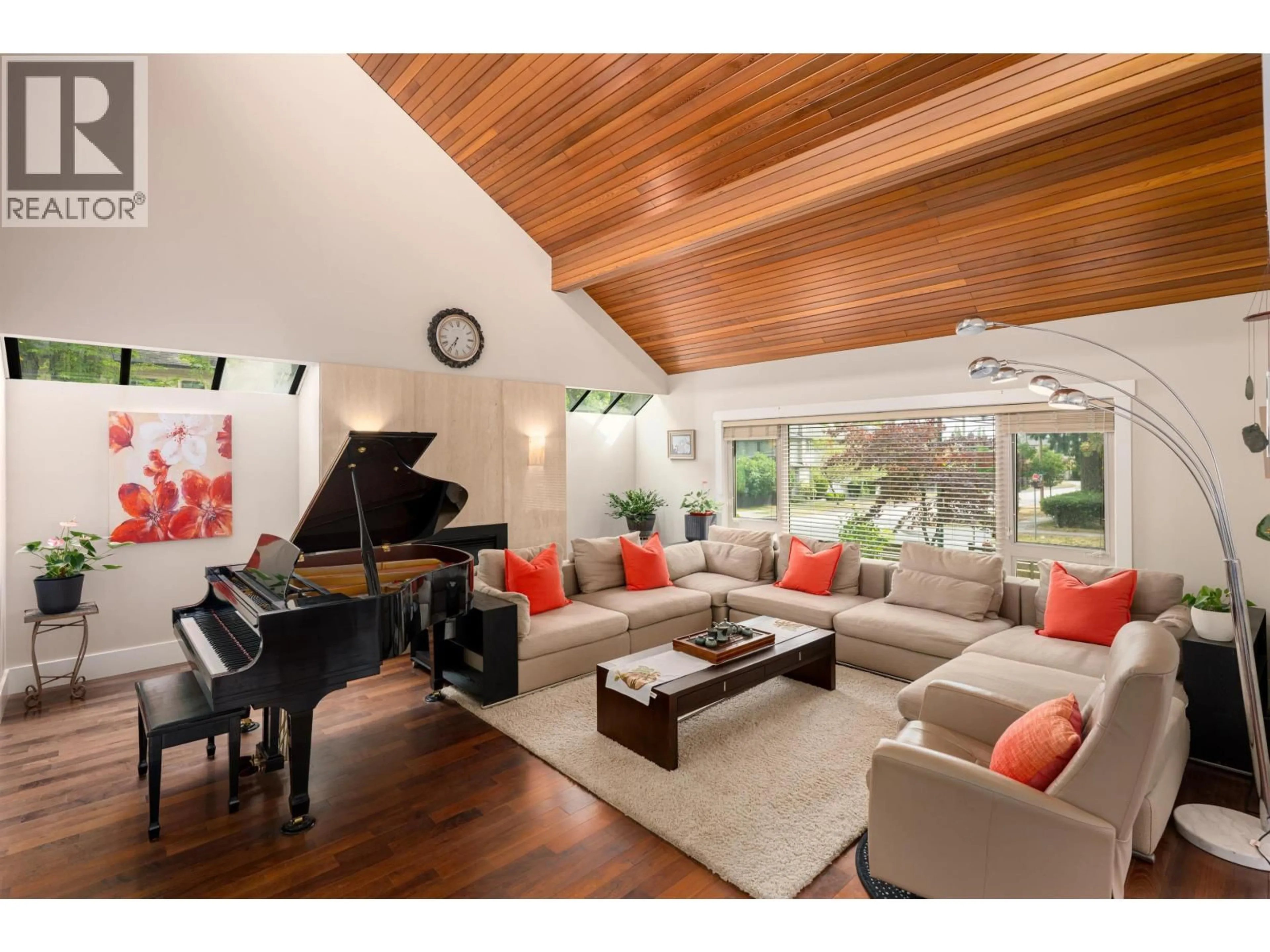 Living room with furniture, wood/laminate floor for 5483 CARNARVON STREET, Vancouver British Columbia V6N4G1