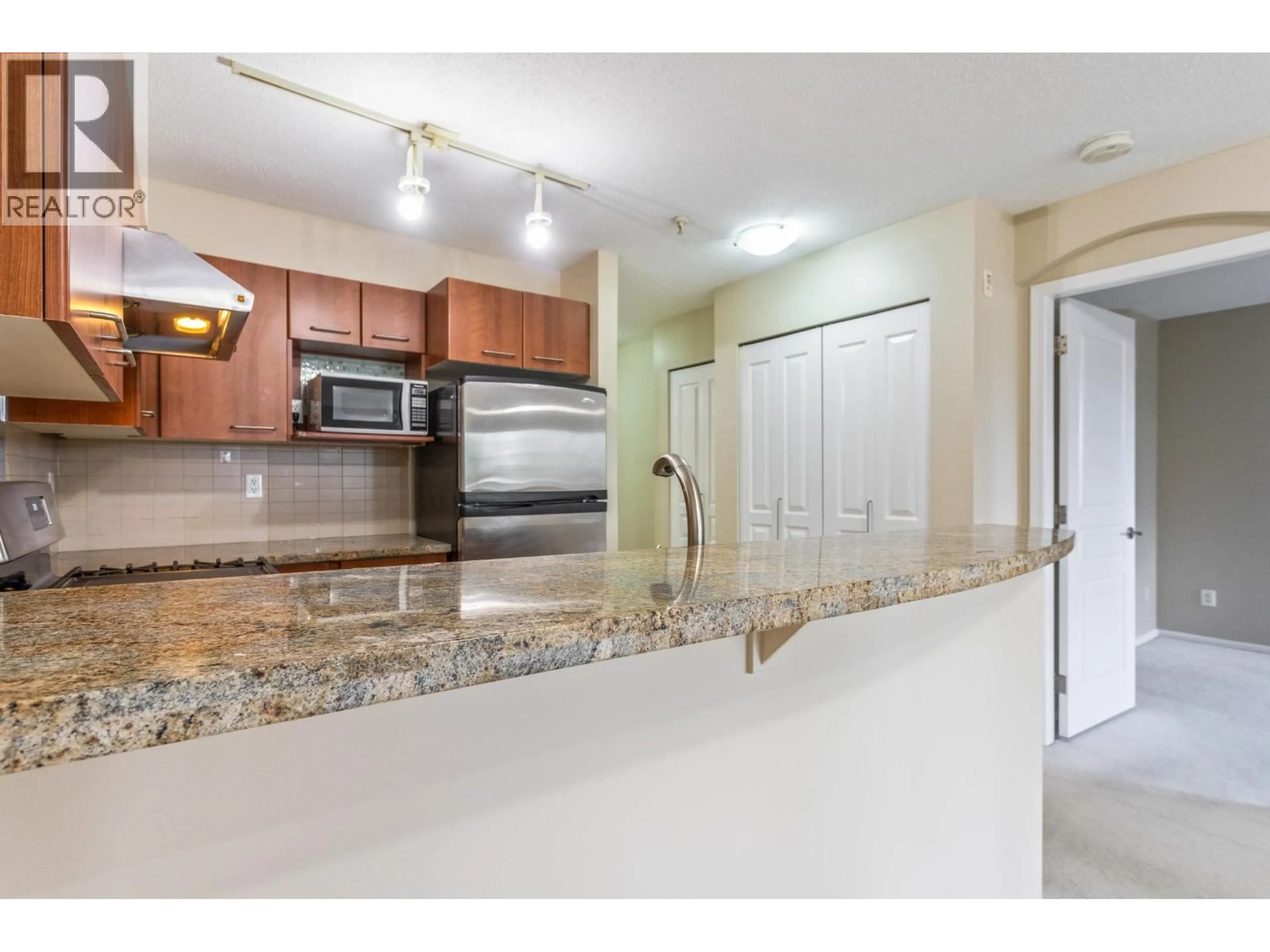 Open concept kitchen, ceramic/tile floor for 461 - 9100 FERNDALE ROAD, Richmond British Columbia V6Y4L1