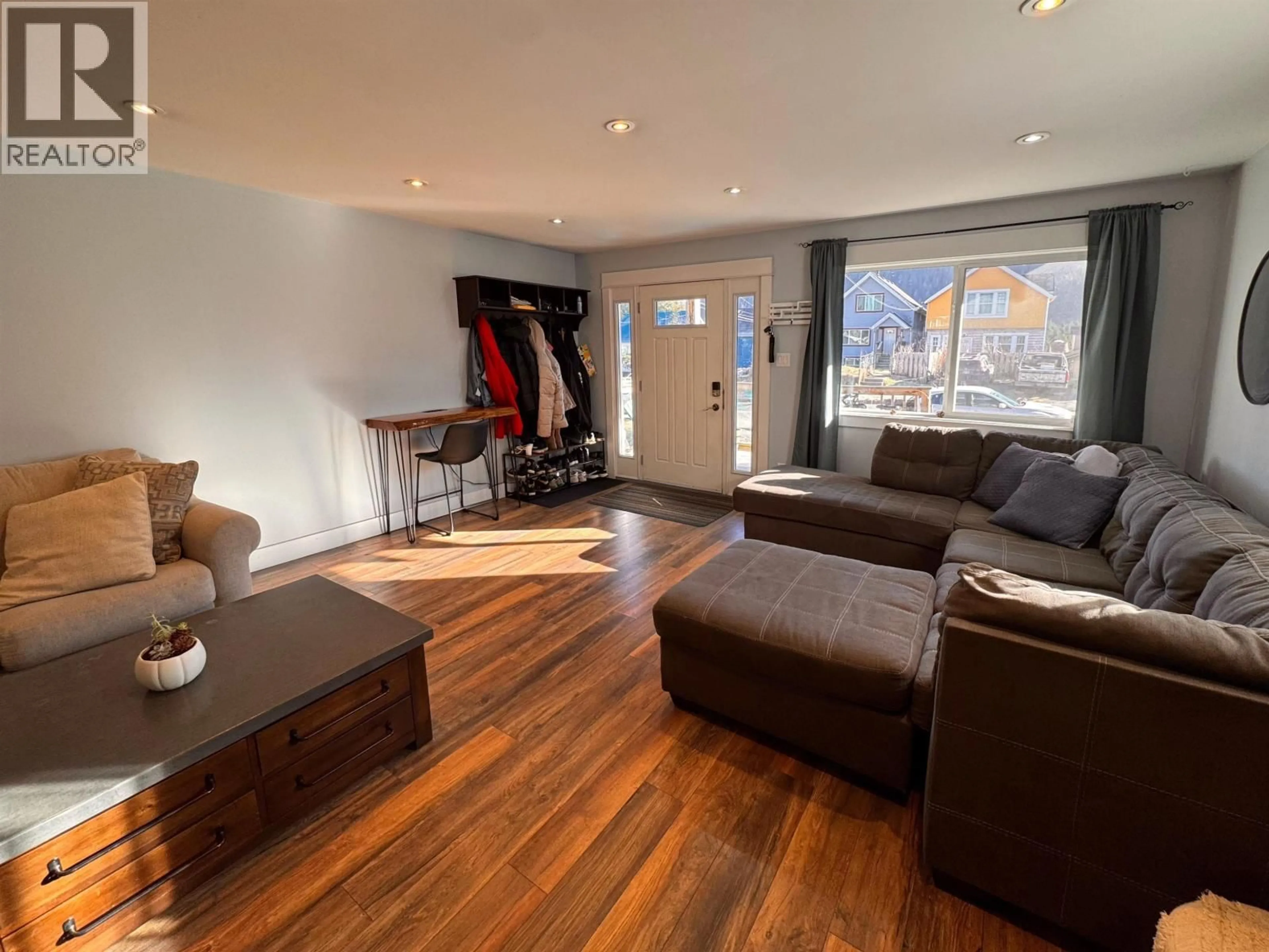 Living room with furniture, wood/laminate floor for 419 6TH AVENUE, Prince Rupert British Columbia V8J1W6