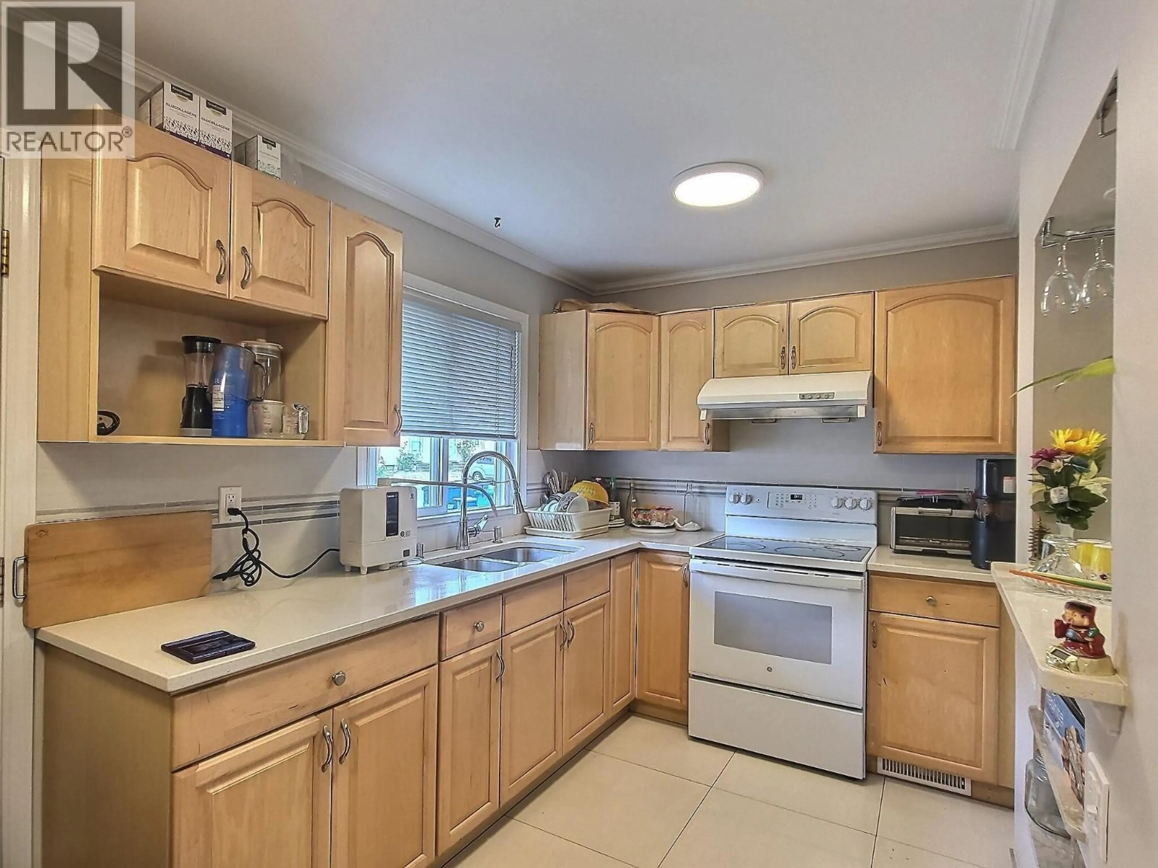 Standard kitchen, unknown for 6878 ARLINGTON STREET, Vancouver British Columbia V5S3N9