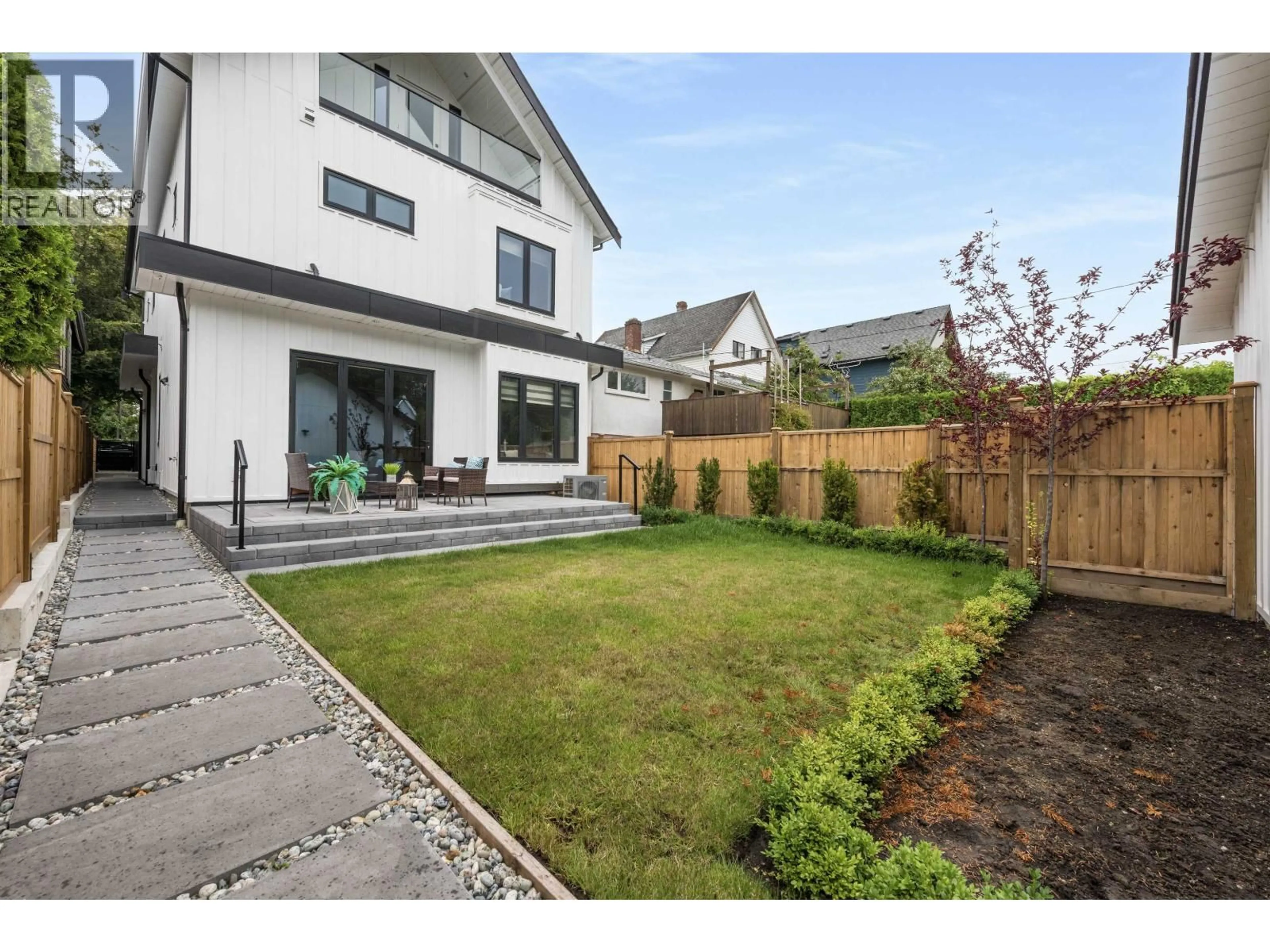 Patio, street for 2 - 878 37 AVENUE, Vancouver British Columbia V5W1G2