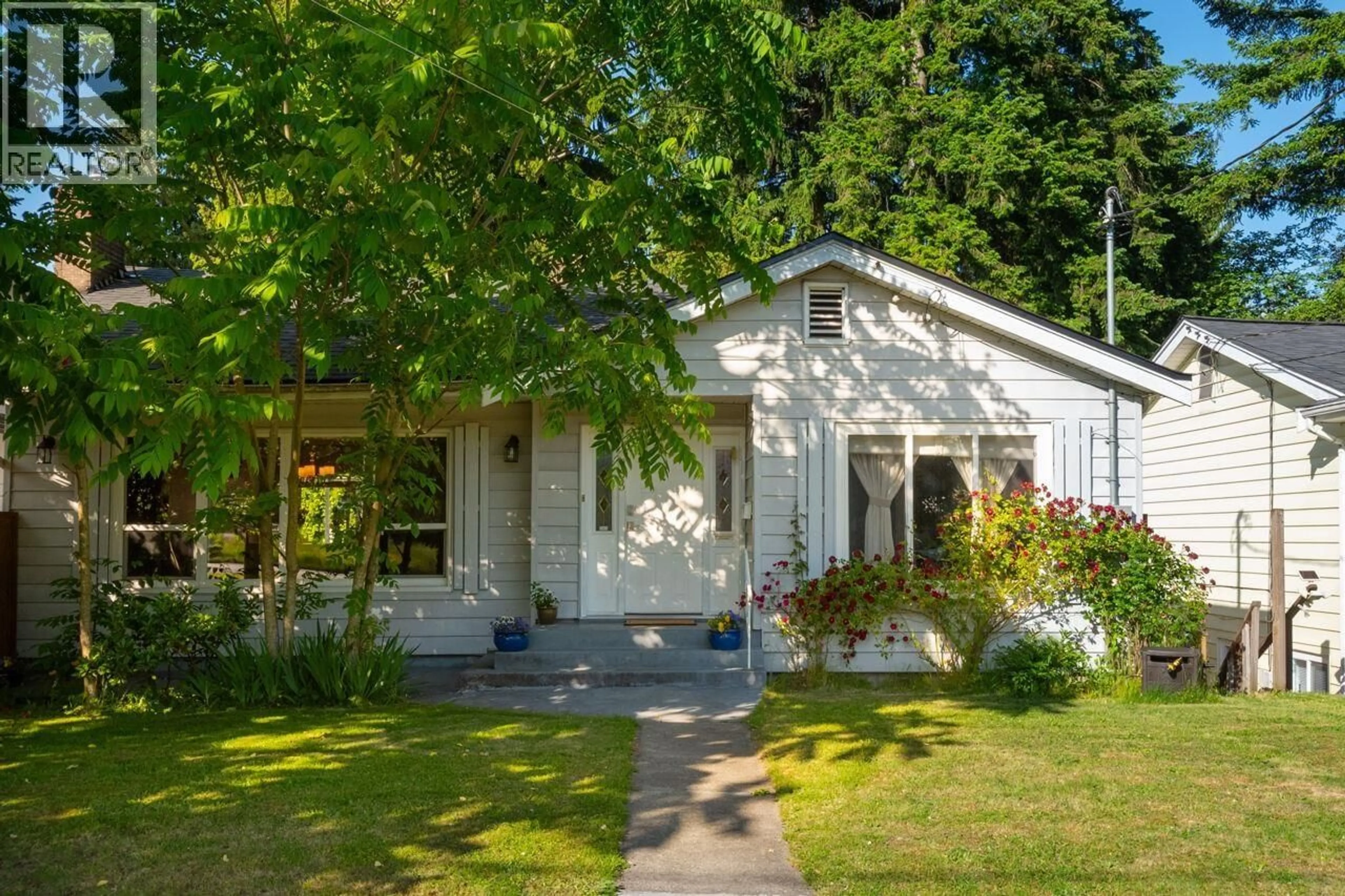 Unknown for 933 FIFTH STREET, New Westminster British Columbia V3L2Y5