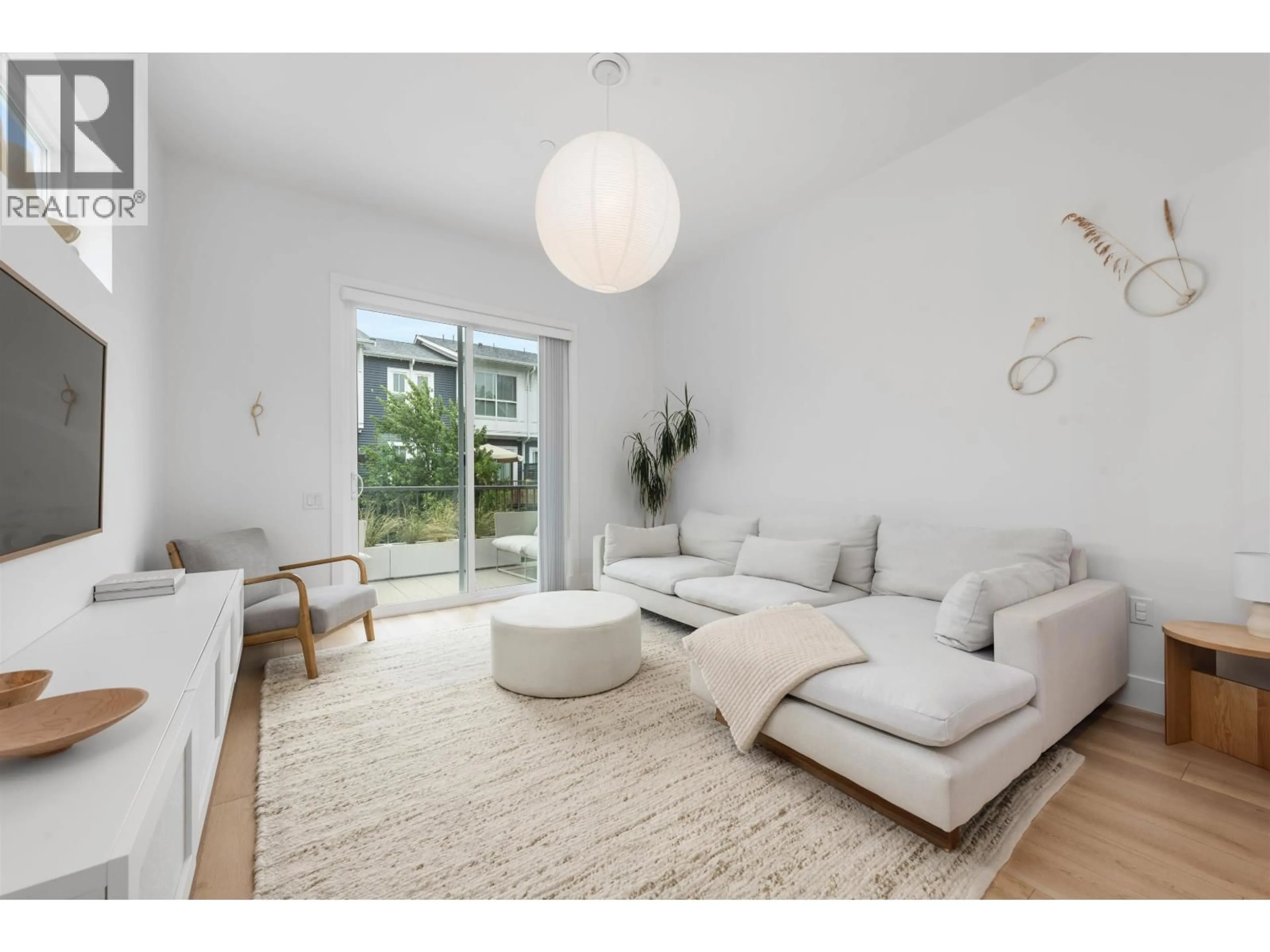 Living room with furniture, unknown for 17 - 4716 ORCA WAY, Tsawwassen British Columbia V4M0E5