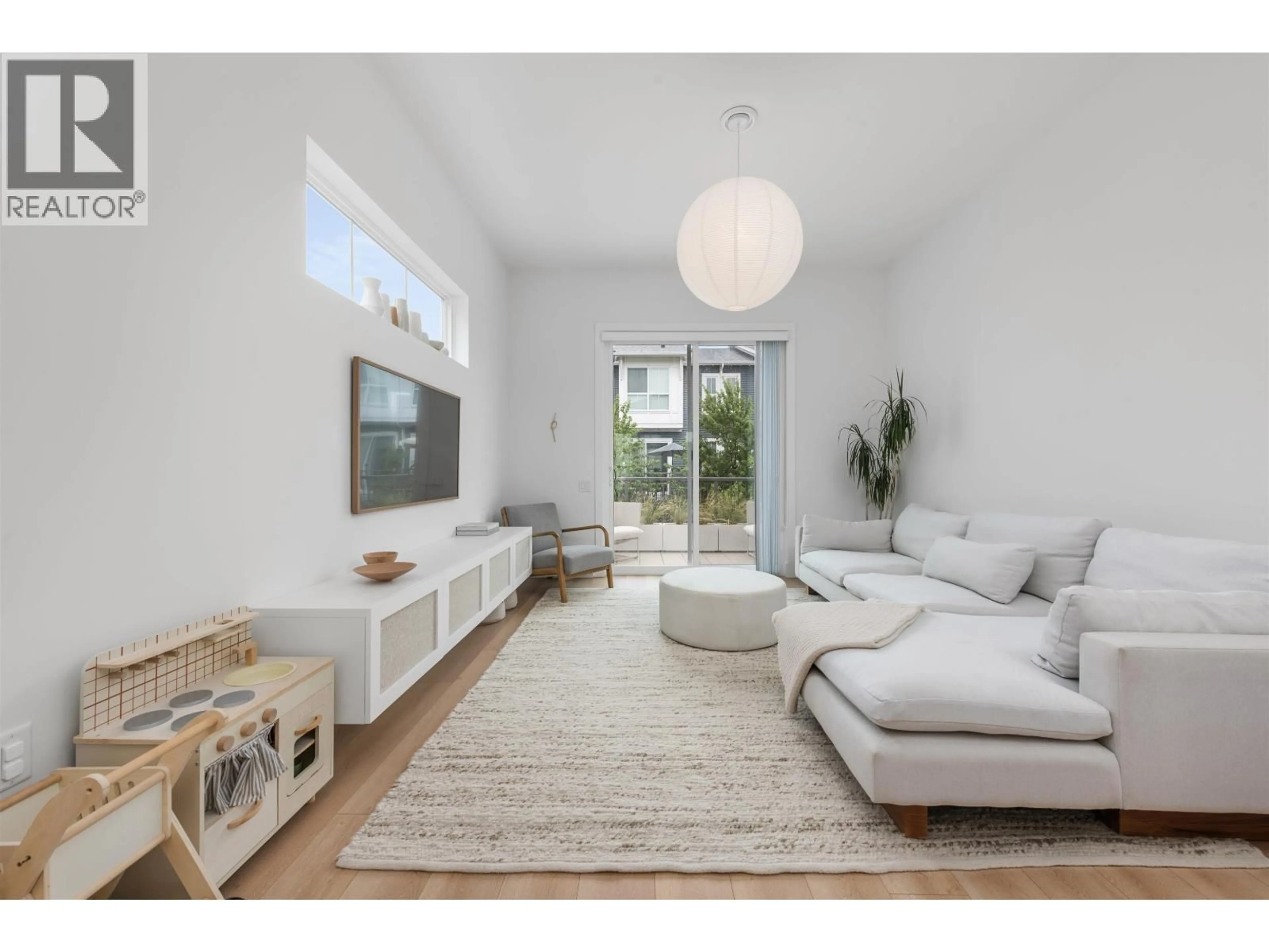 Living room with furniture, unknown for 17 - 4716 ORCA WAY, Tsawwassen British Columbia V4M0E5