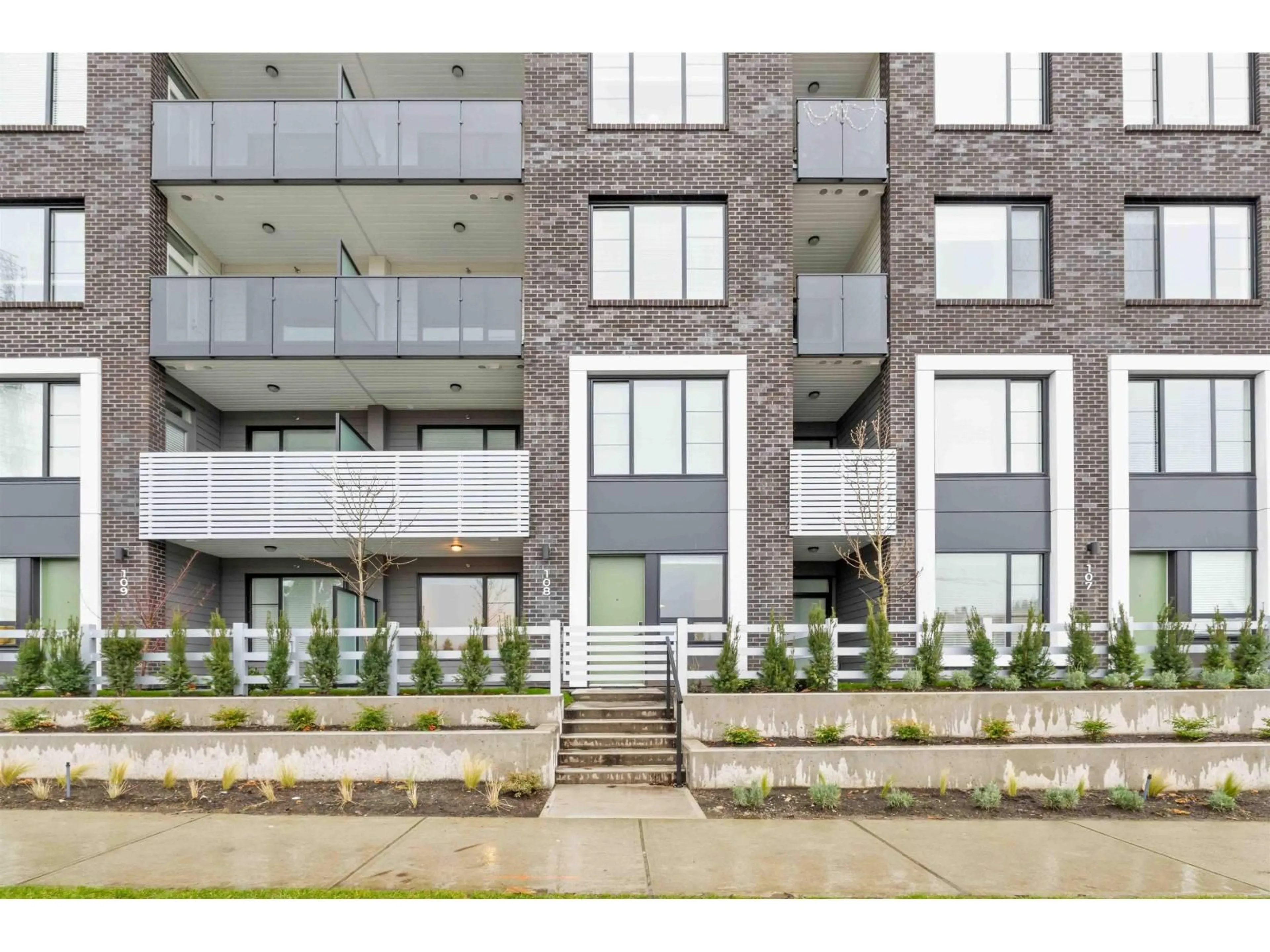 Unknown for 109 - 15848 FRASER, Surrey British Columbia V4N6X6