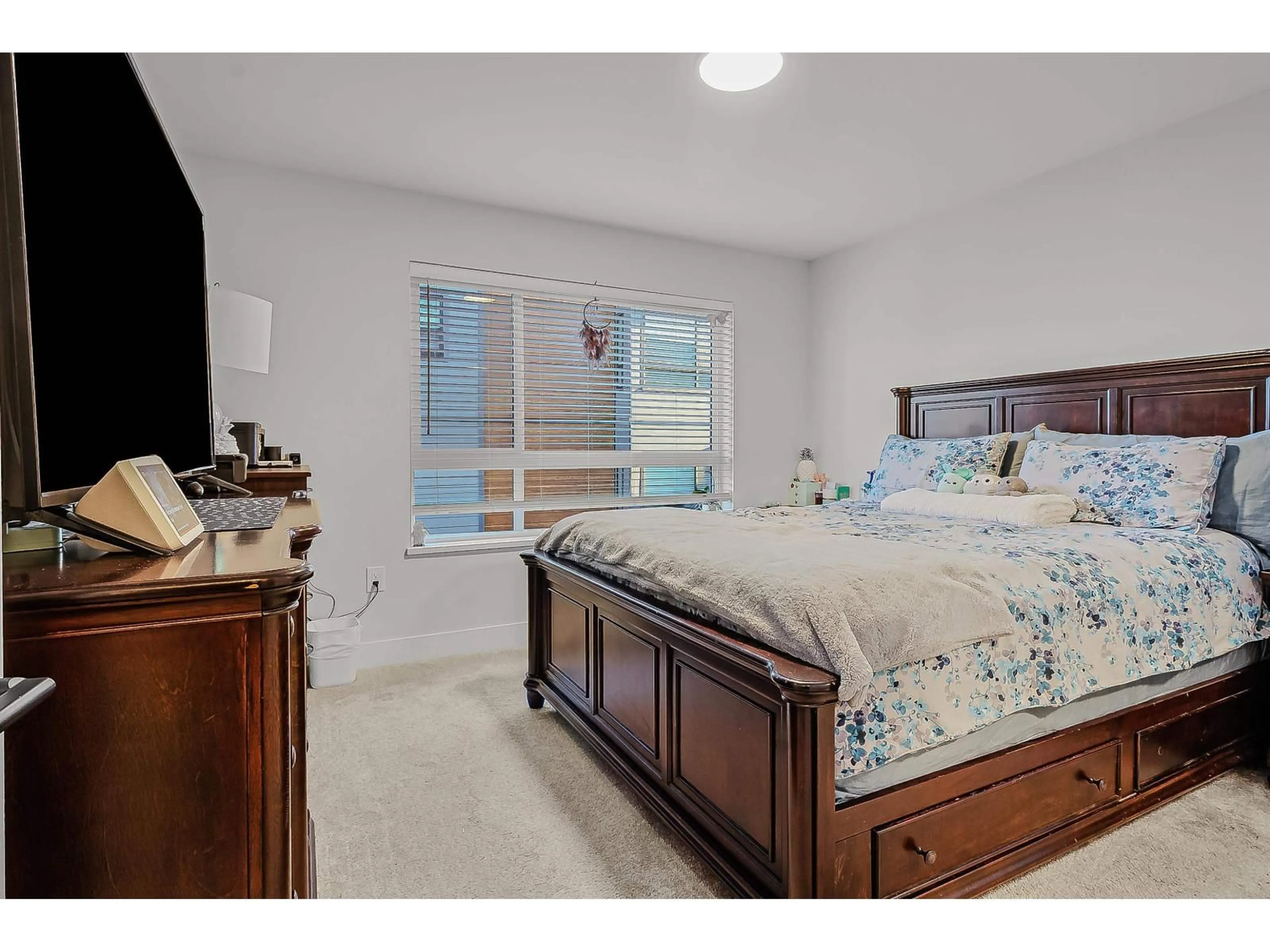 Bedroom with bed, wood/laminate floor for 14 - 30530 CARDINAL, Abbotsford British Columbia V2T0L5