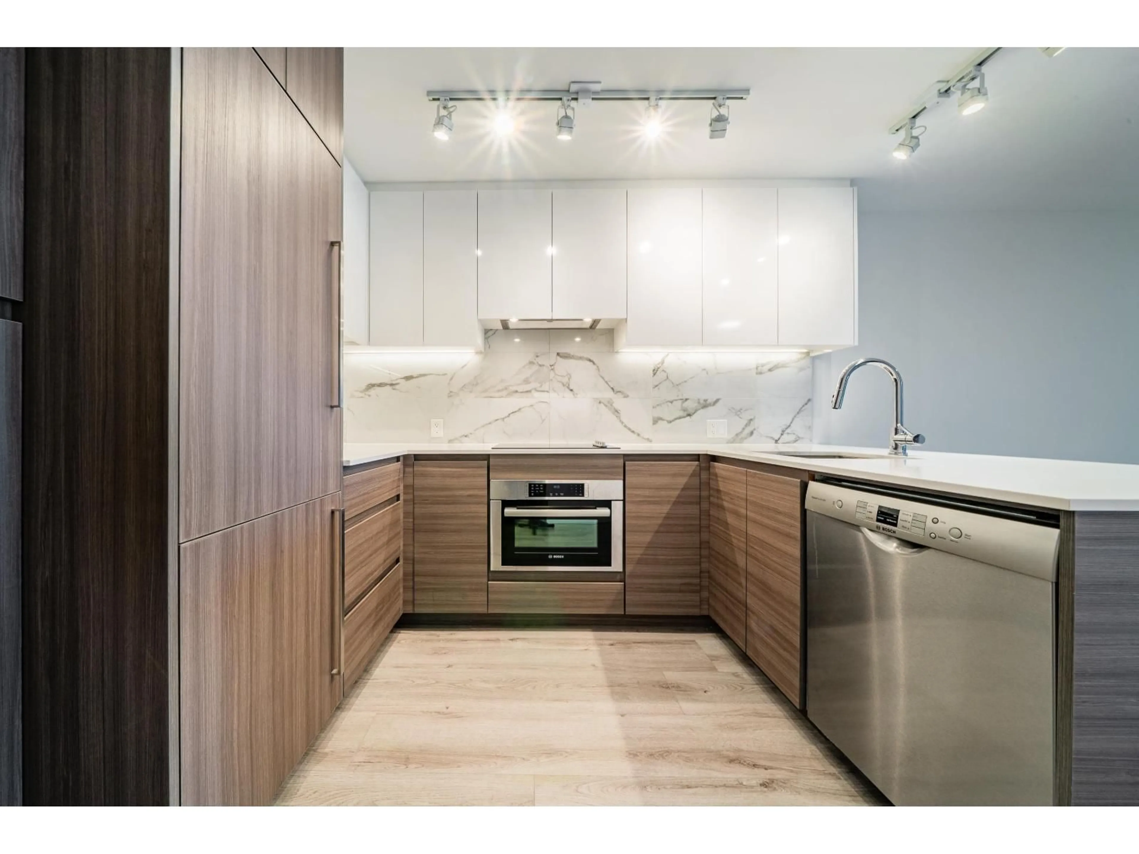 Unknown for 1011 - 10626 CITY, Surrey British Columbia V3T0S3