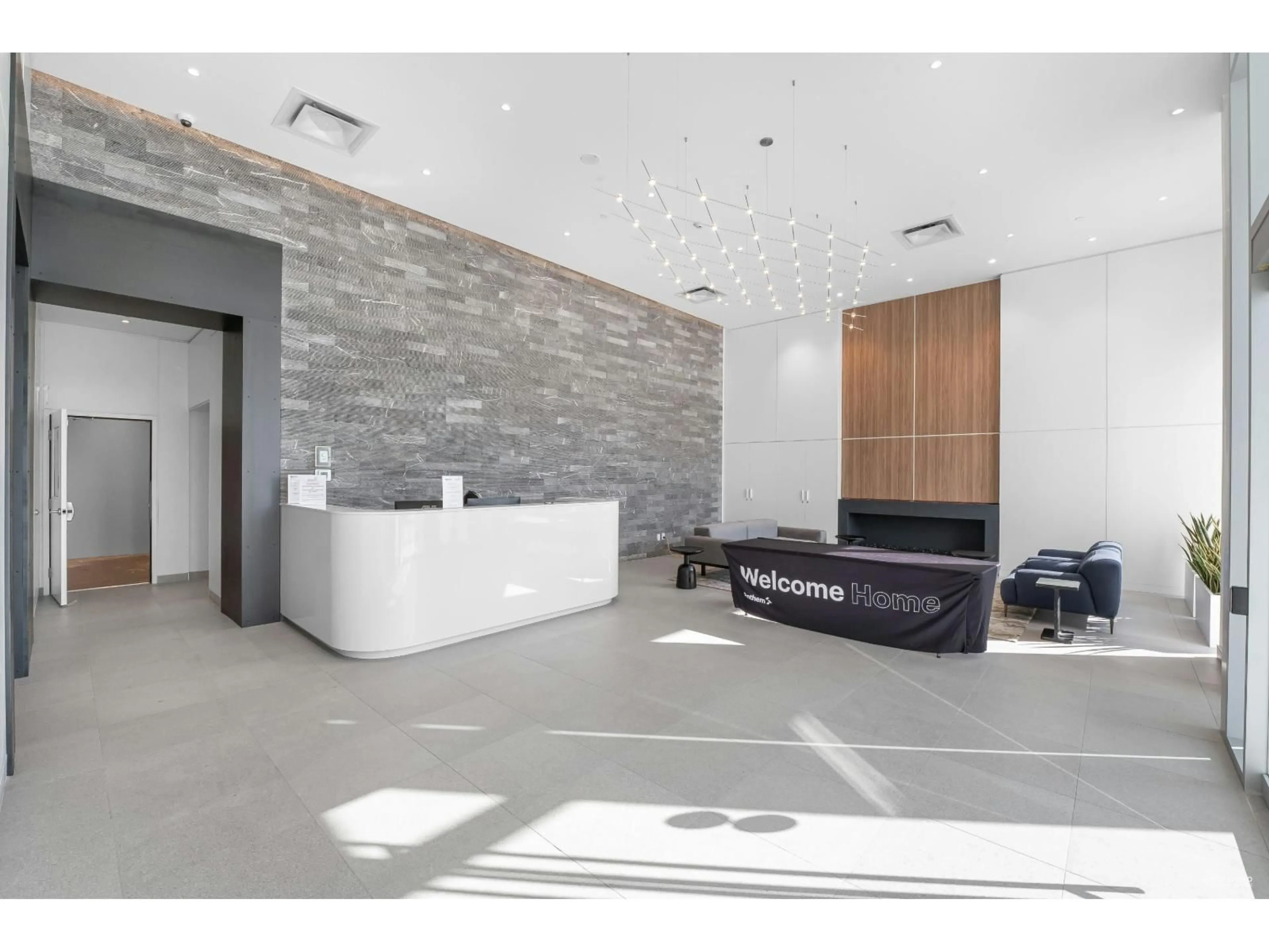 Lobby for 1002 - 13685 102, Surrey British Columbia V3T1N7