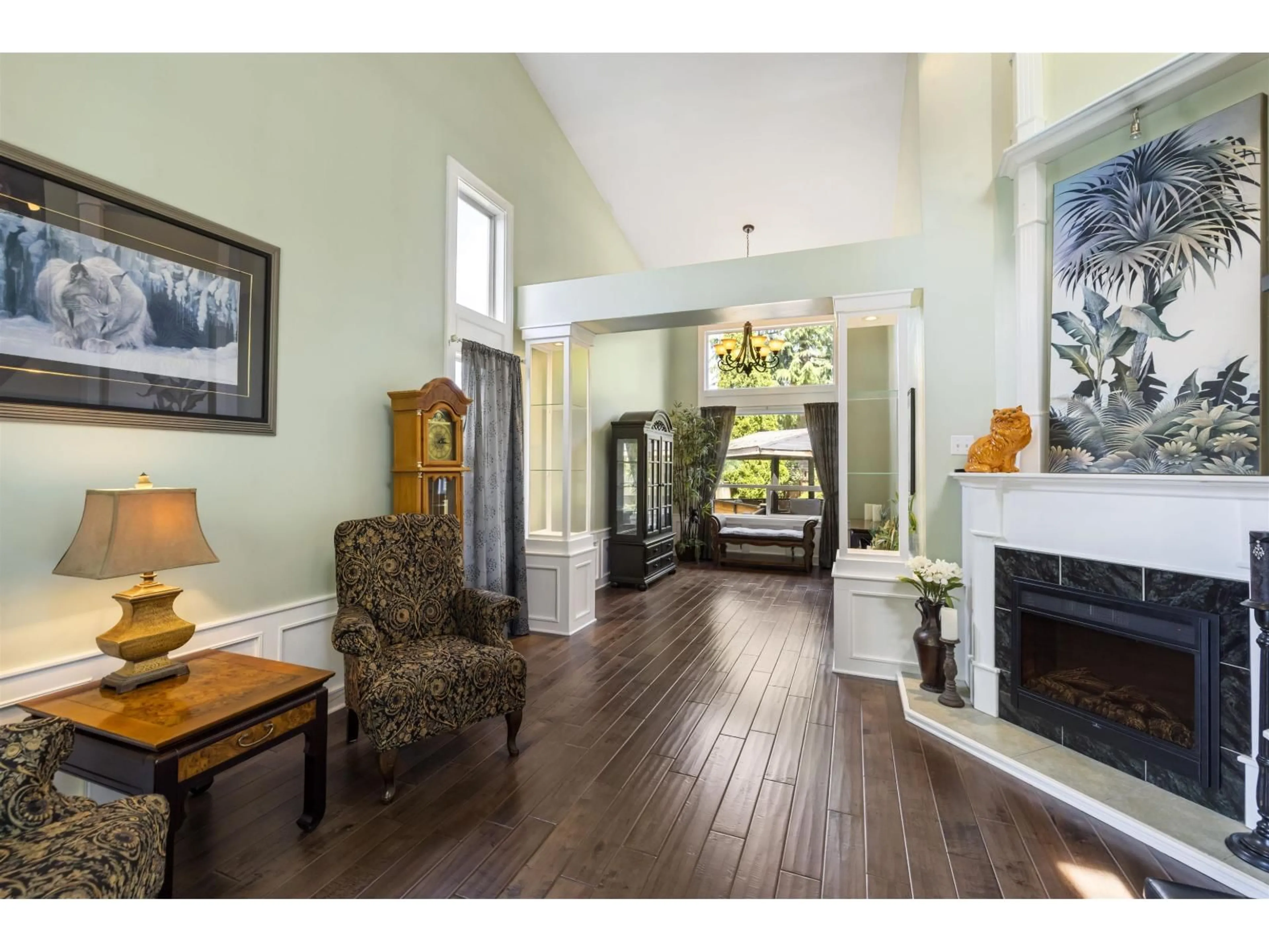 Indoor entryway for 4648 219, Langley British Columbia V3A9H7
