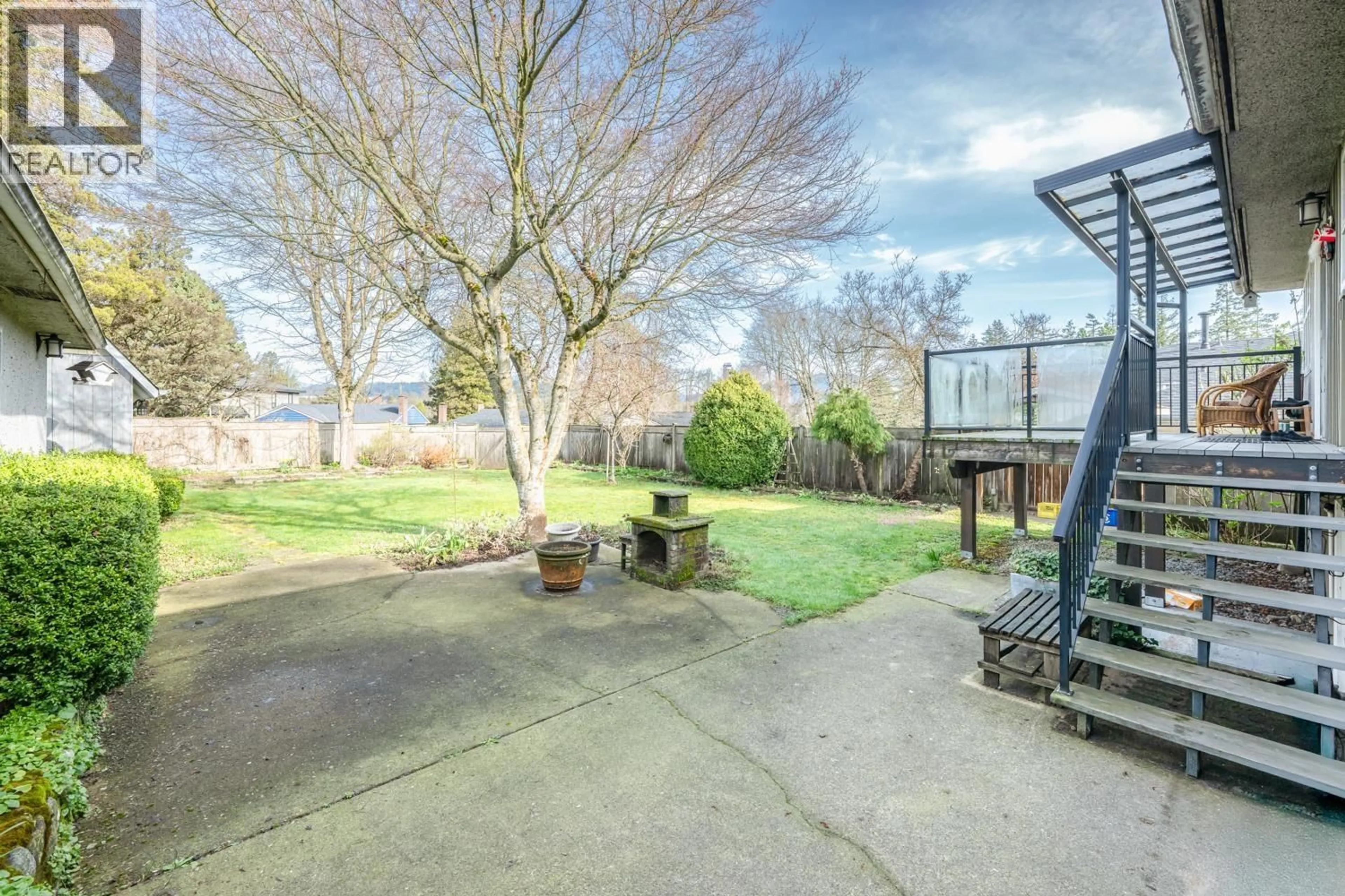 Patio, water/lake/river/ocean view for 9263 10TH AVENUE, Burnaby British Columbia V3N2T3