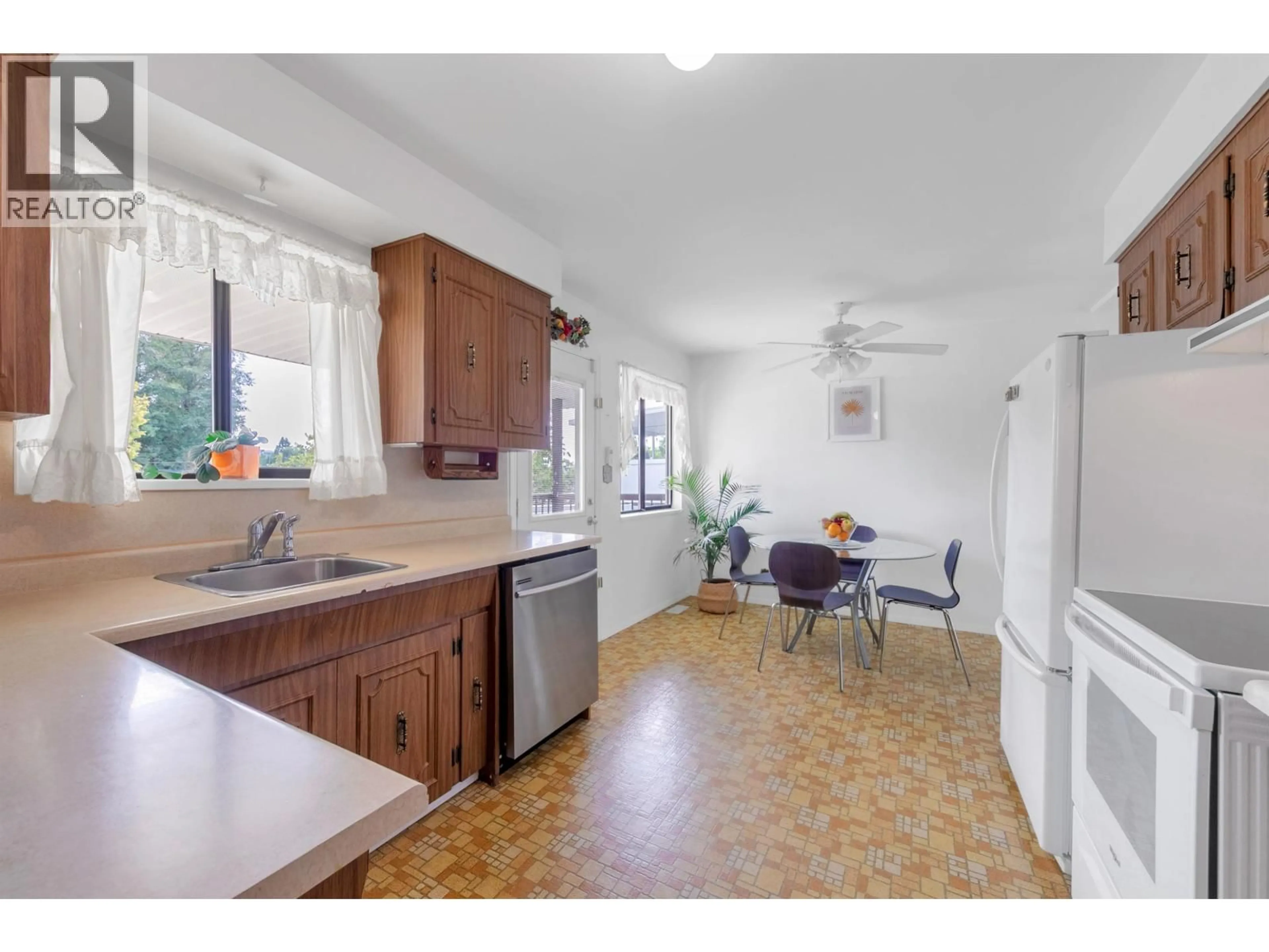 Standard kitchen, unknown for 5060 VENABLES STREET, Burnaby British Columbia V5B1X7