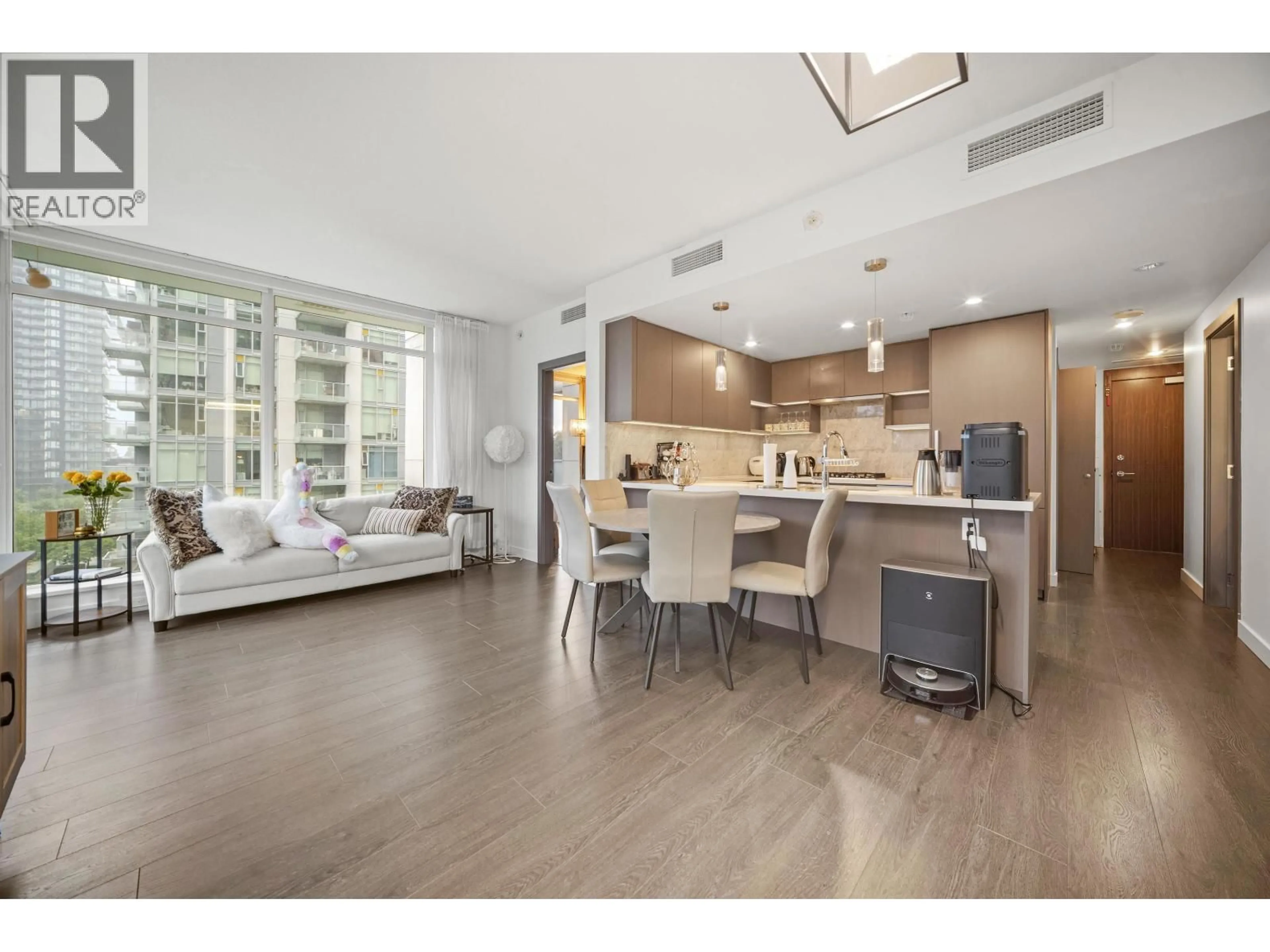 Open concept kitchen, unknown for 601 - 6538 NELSON AVENUE, Burnaby British Columbia V5H0G5