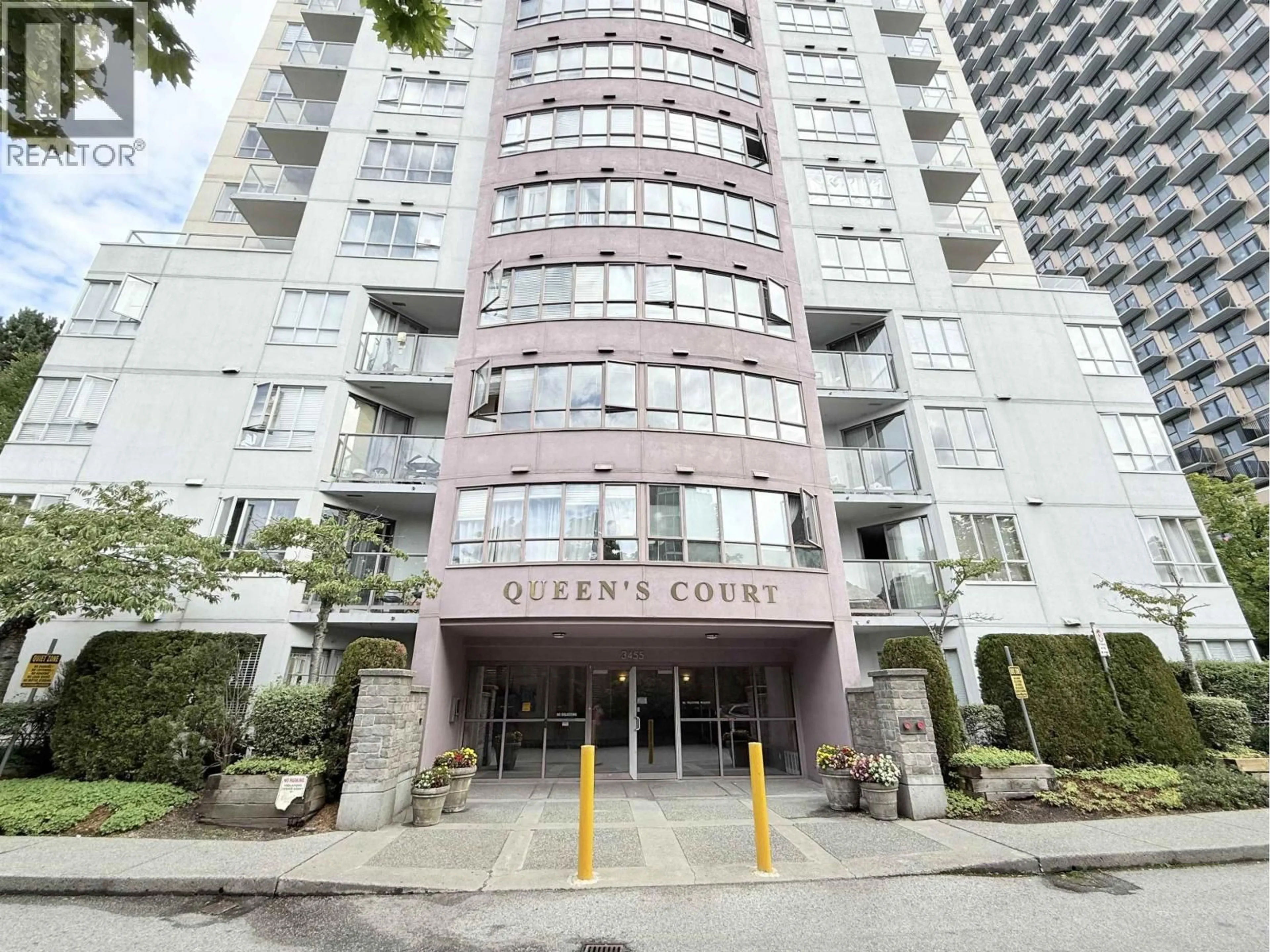 Indoor foyer for 210 - 3455 ASCOT PLACE, Vancouver British Columbia V5R6B7