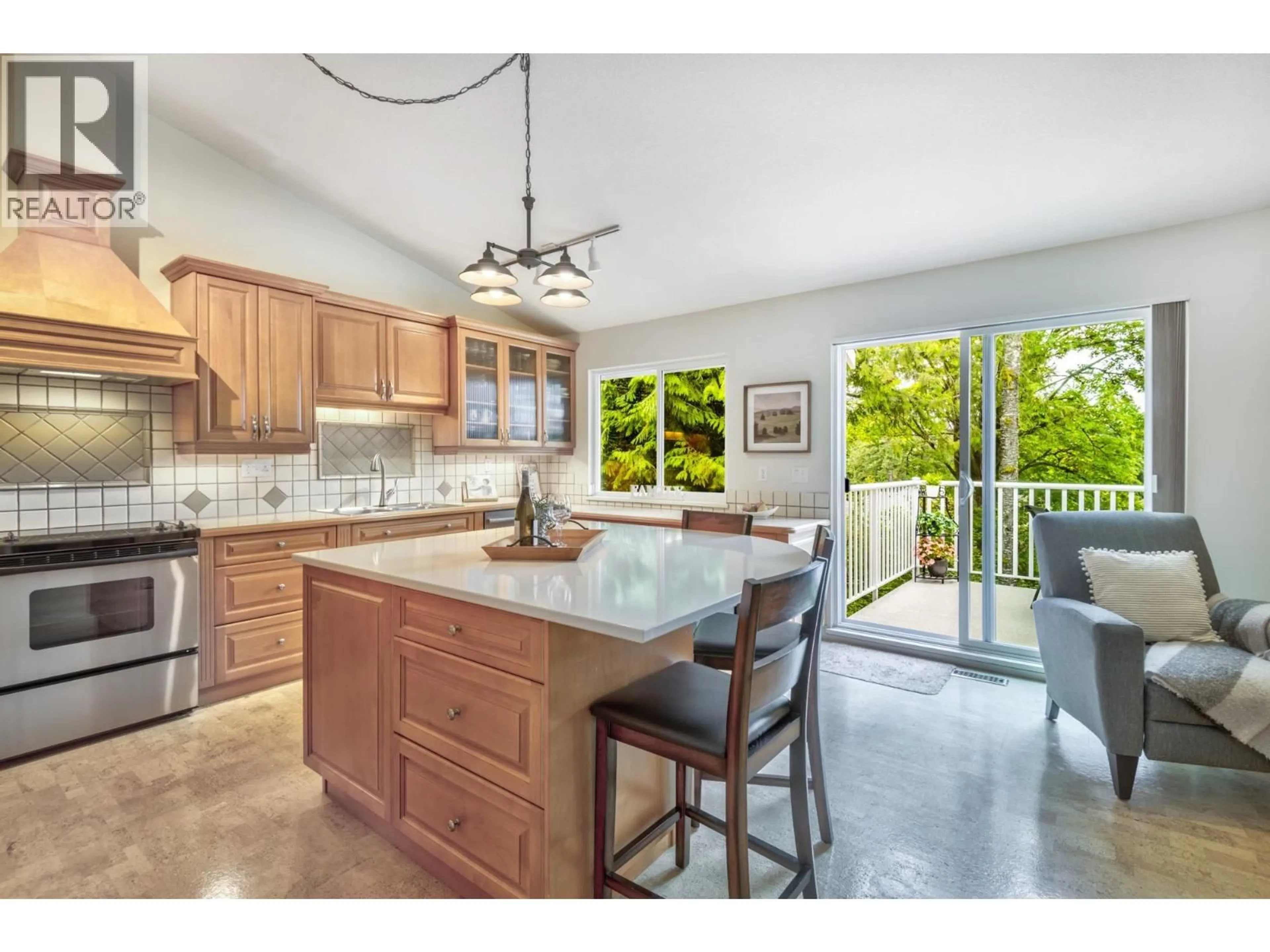 Open concept kitchen, ceramic/tile floor for 171 - 101 PARKSIDE DRIVE, Port Moody British Columbia V3H4W6