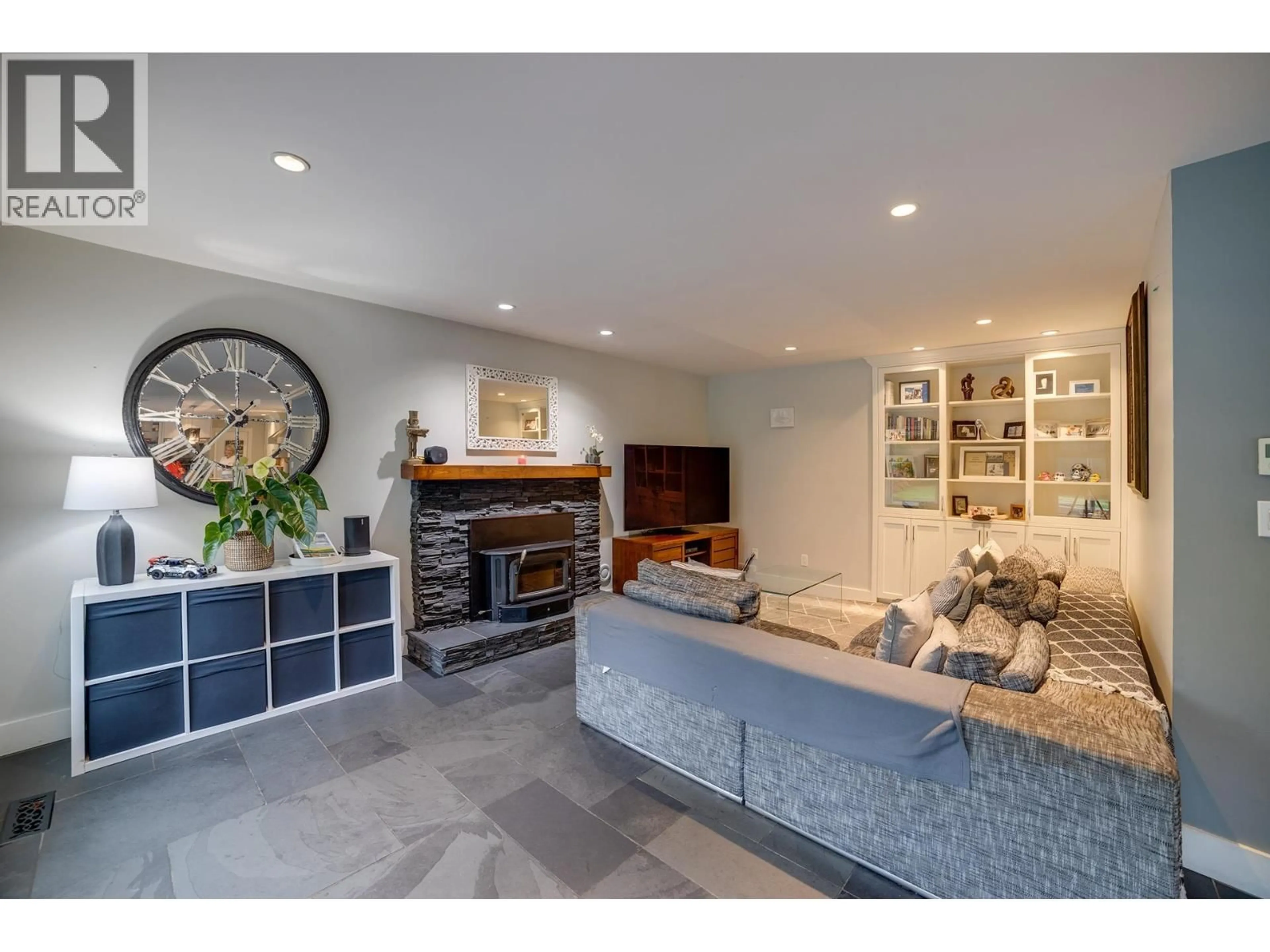 Living room with furniture, unknown for 4903 3 AVENUE, Delta British Columbia V4M4C1