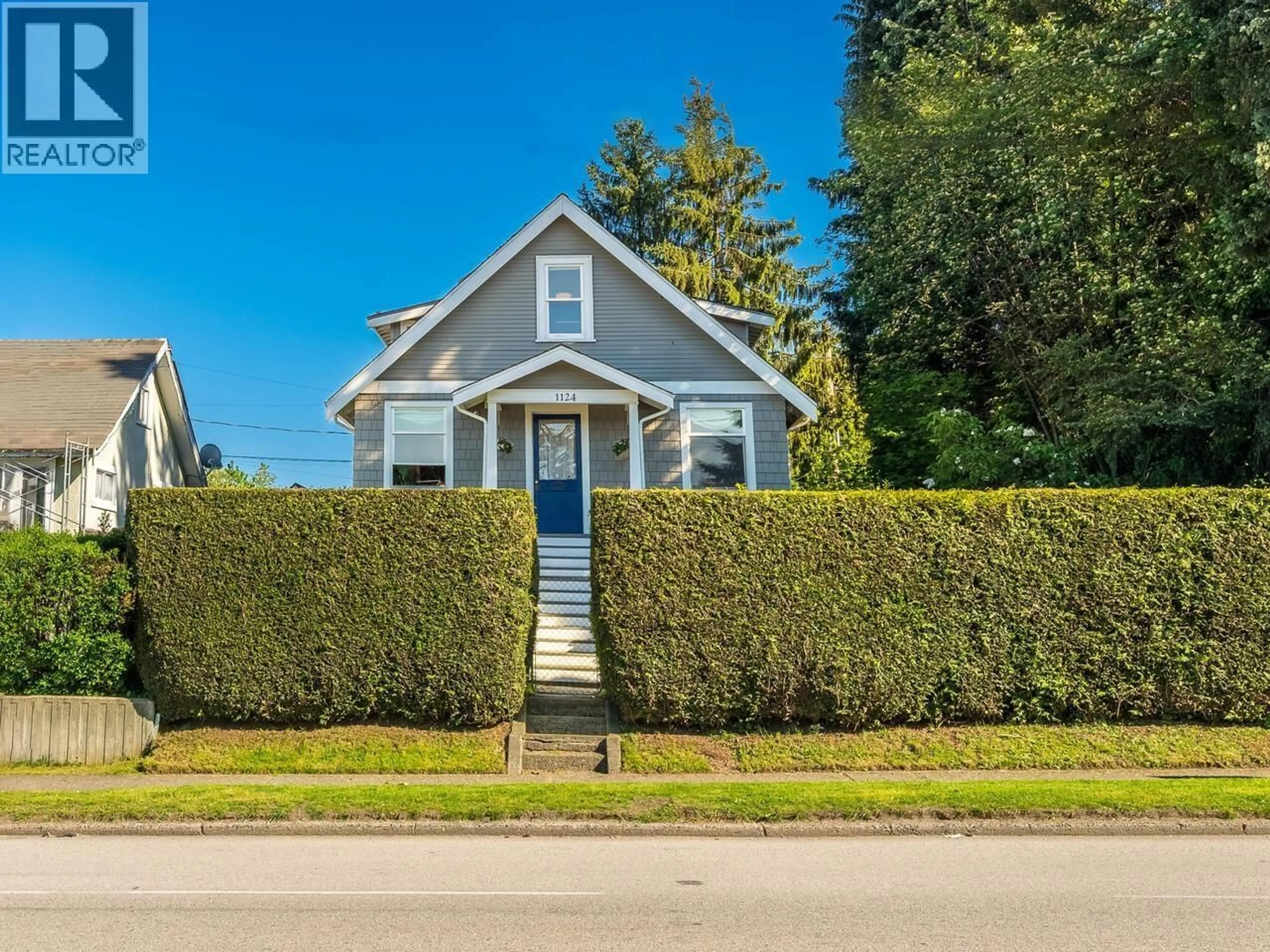 Home with vinyl exterior material, street for 1124 TENTH AVENUE, New Westminster British Columbia V3M3H7