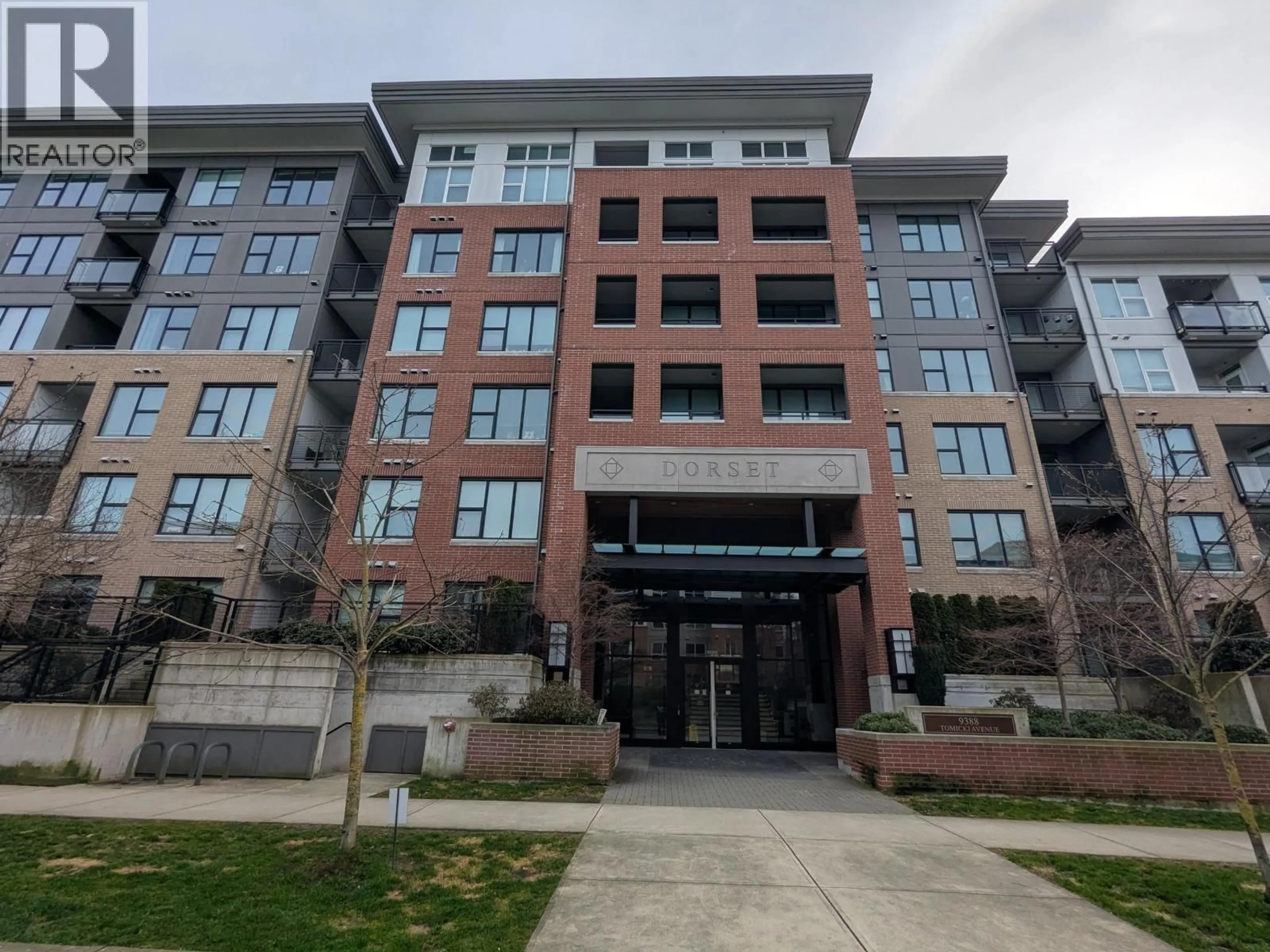 Indoor foyer for 123 - 9388 TOMICKI AVENUE, Richmond British Columbia V6X0P1