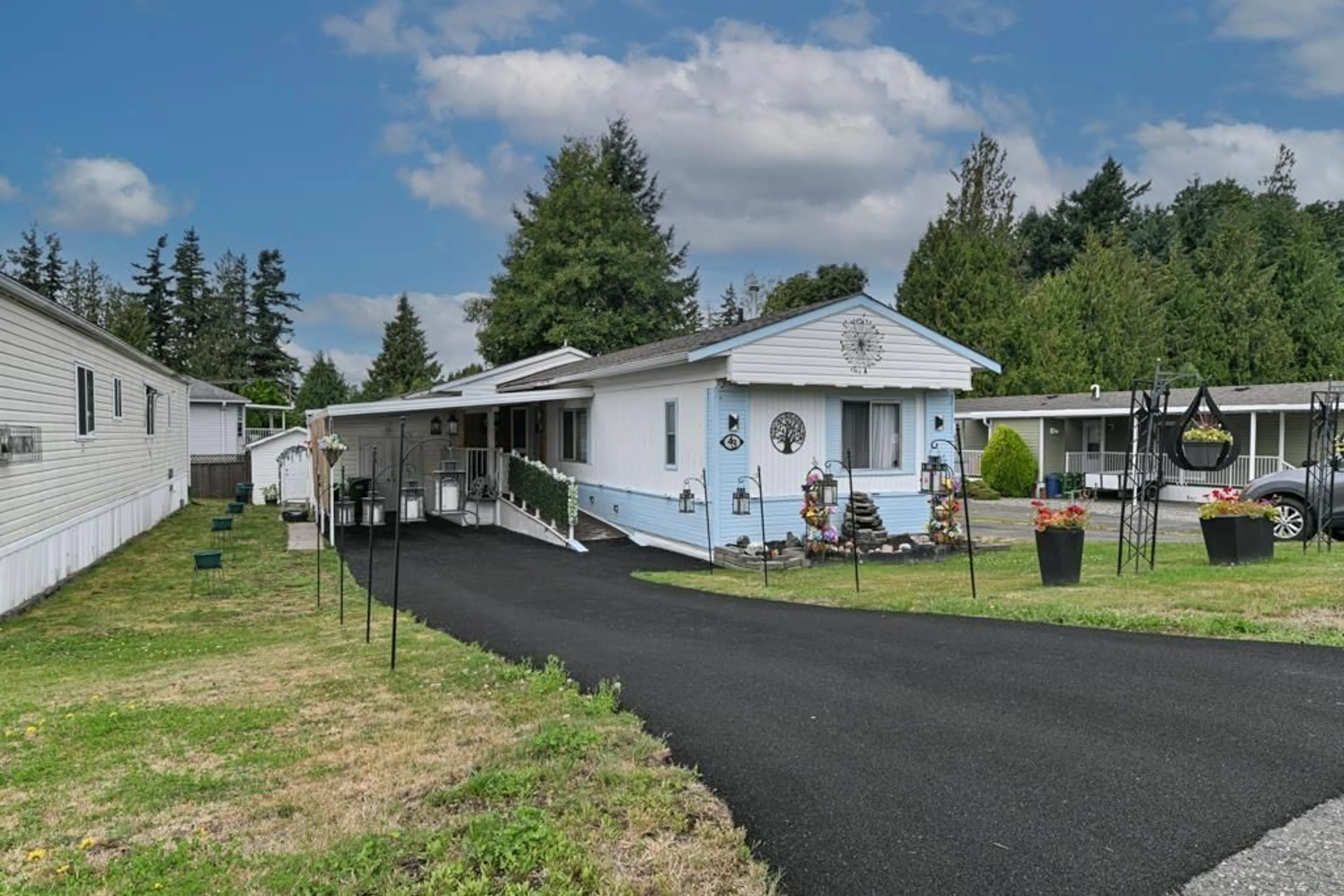 Home with vinyl exterior material, street for 43 - 2035 MARTENS, Abbotsford British Columbia V2S3M7