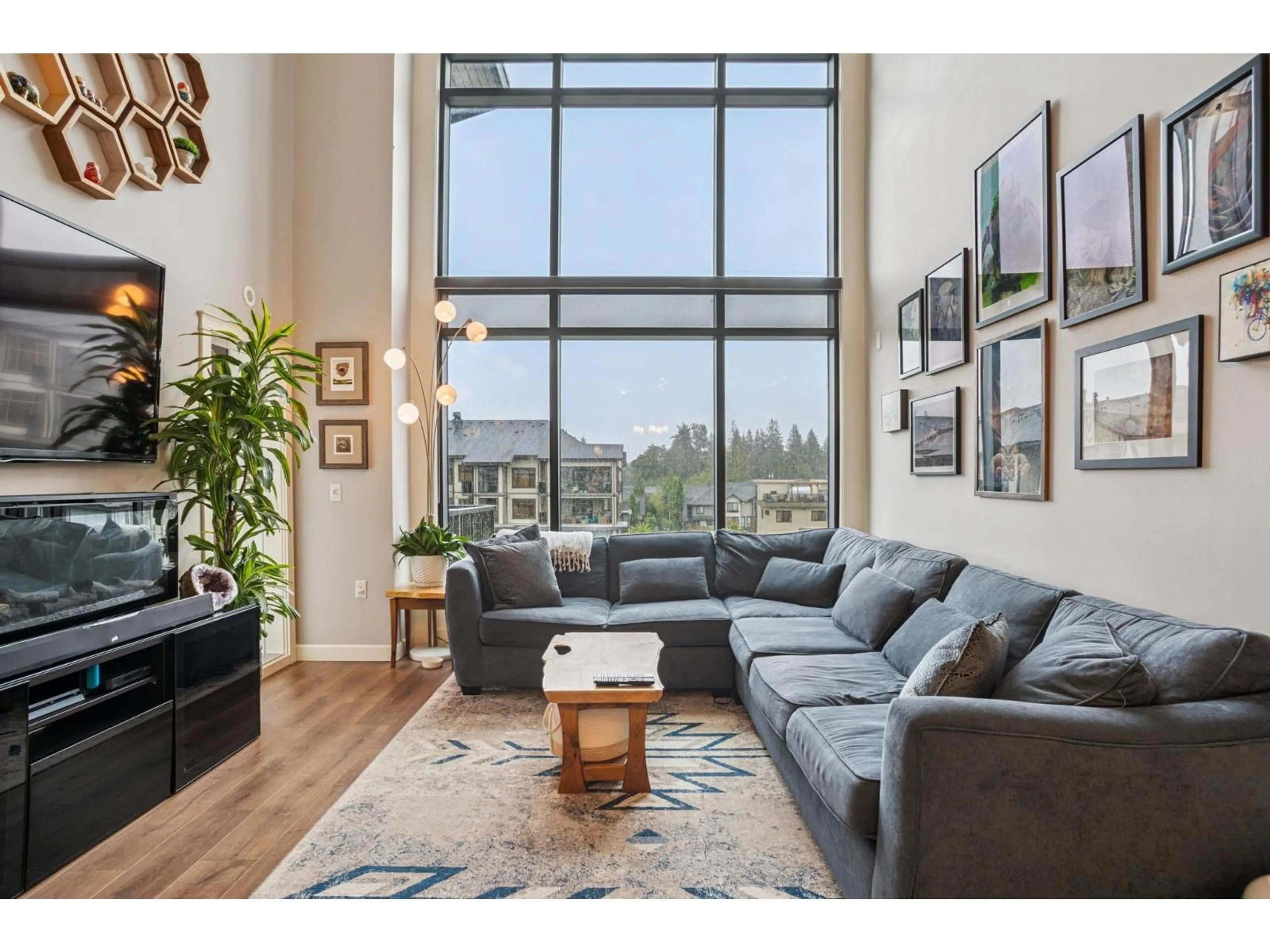 Living room with furniture, unknown for 610 - 8561 203A, Langley British Columbia V2Y3L7