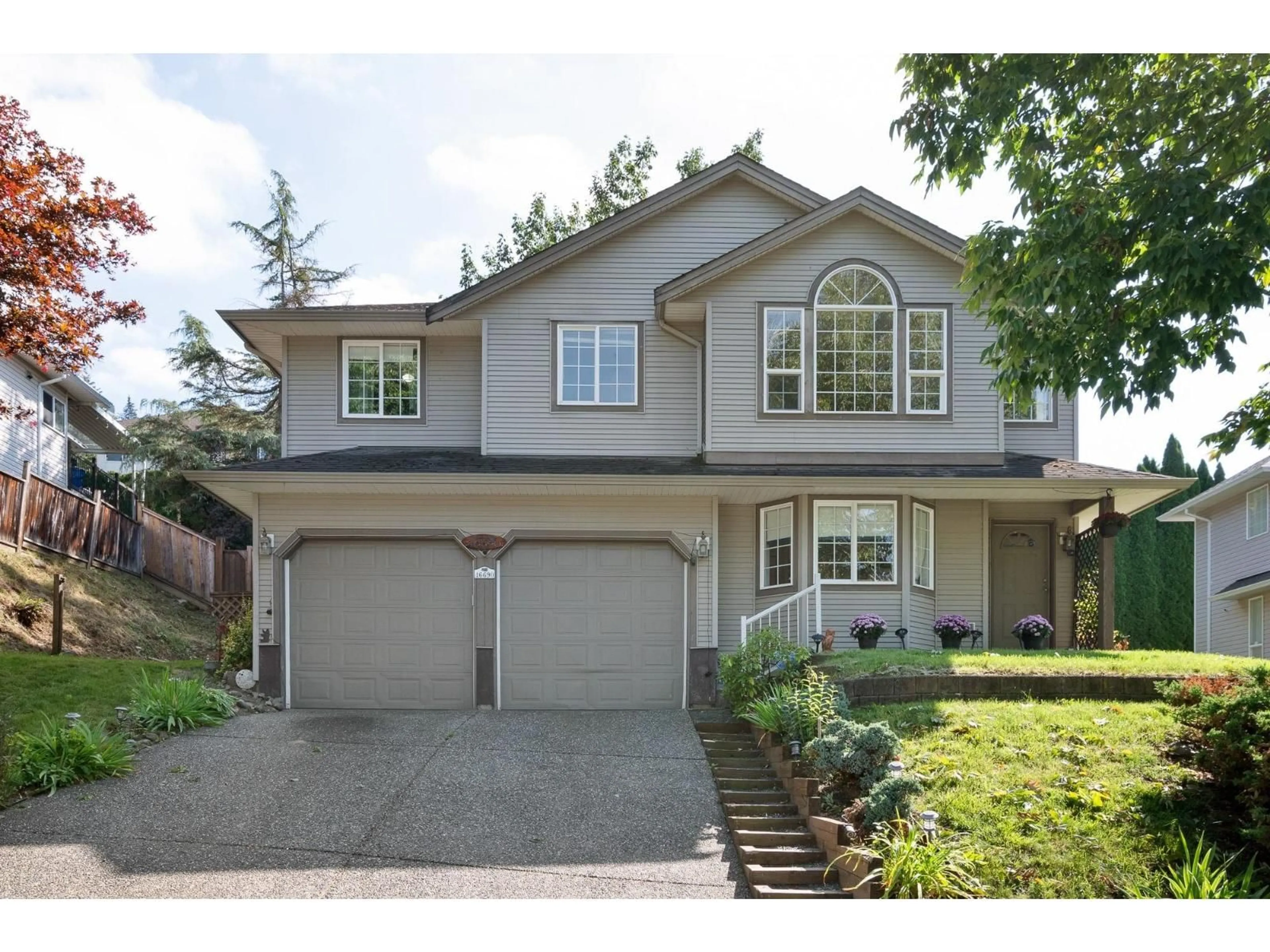 Home with vinyl exterior material, street for 46690 SYLVAN DRIVE, Chilliwack British Columbia V2R3W5