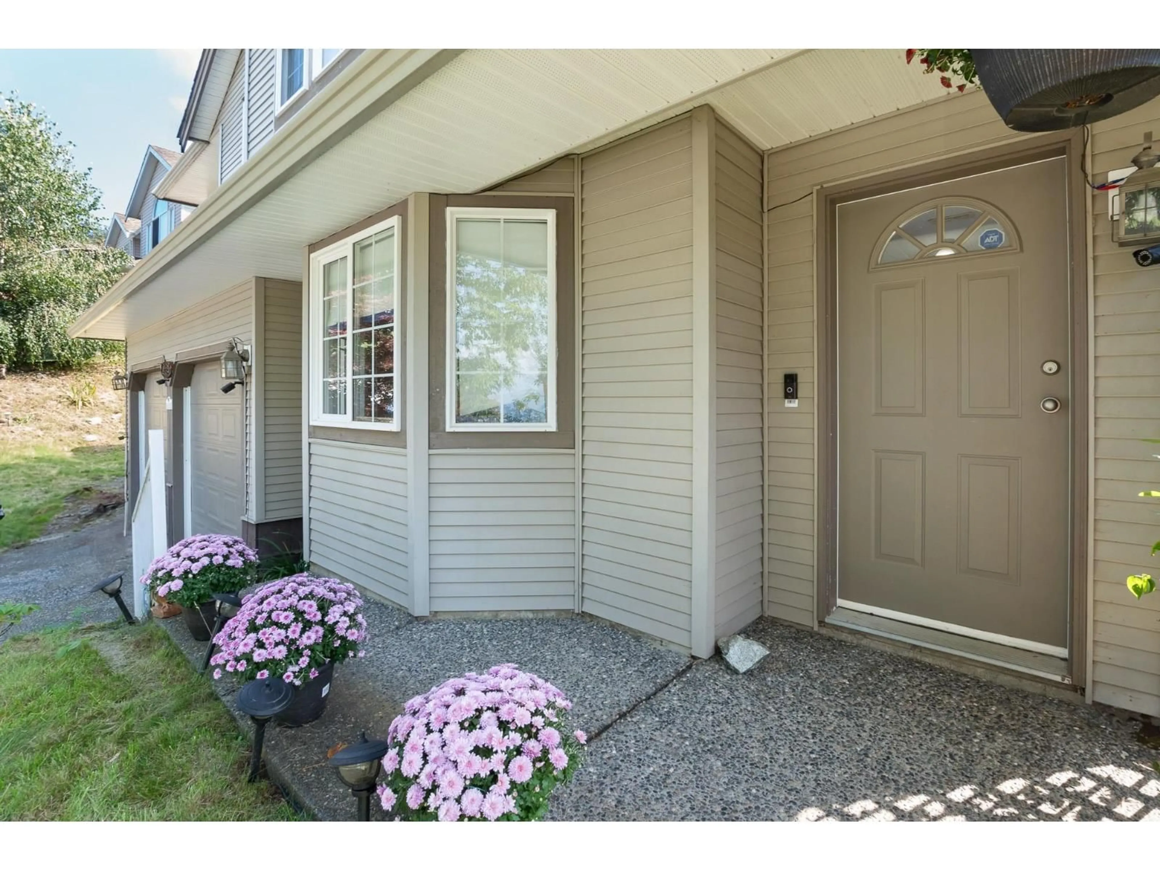Indoor entryway for 46690 SYLVAN DRIVE, Chilliwack British Columbia V2R3W5