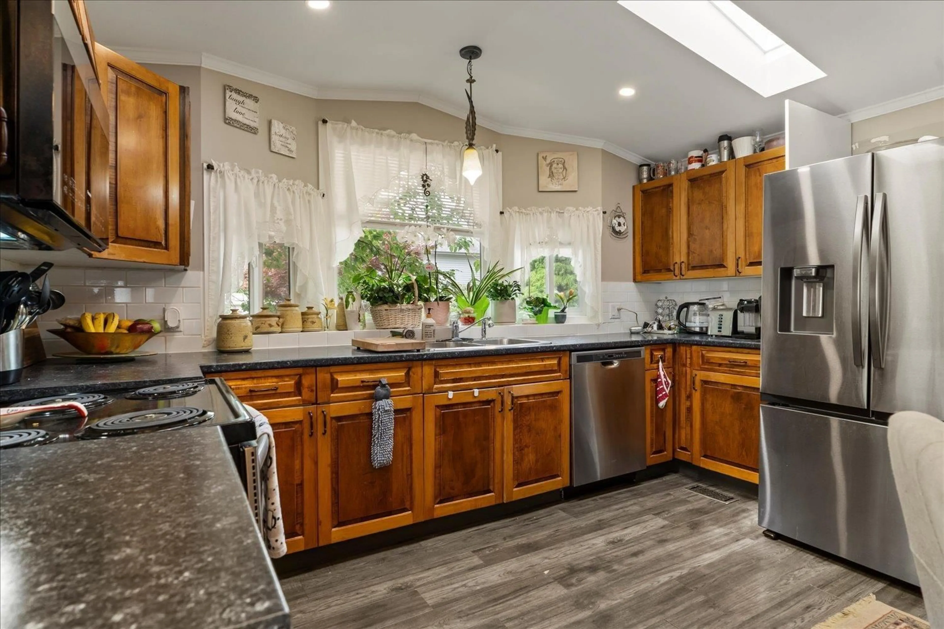 Open concept kitchen, unknown for 110 - 45640 WATSON ROAD, Chilliwack British Columbia V2R3P8