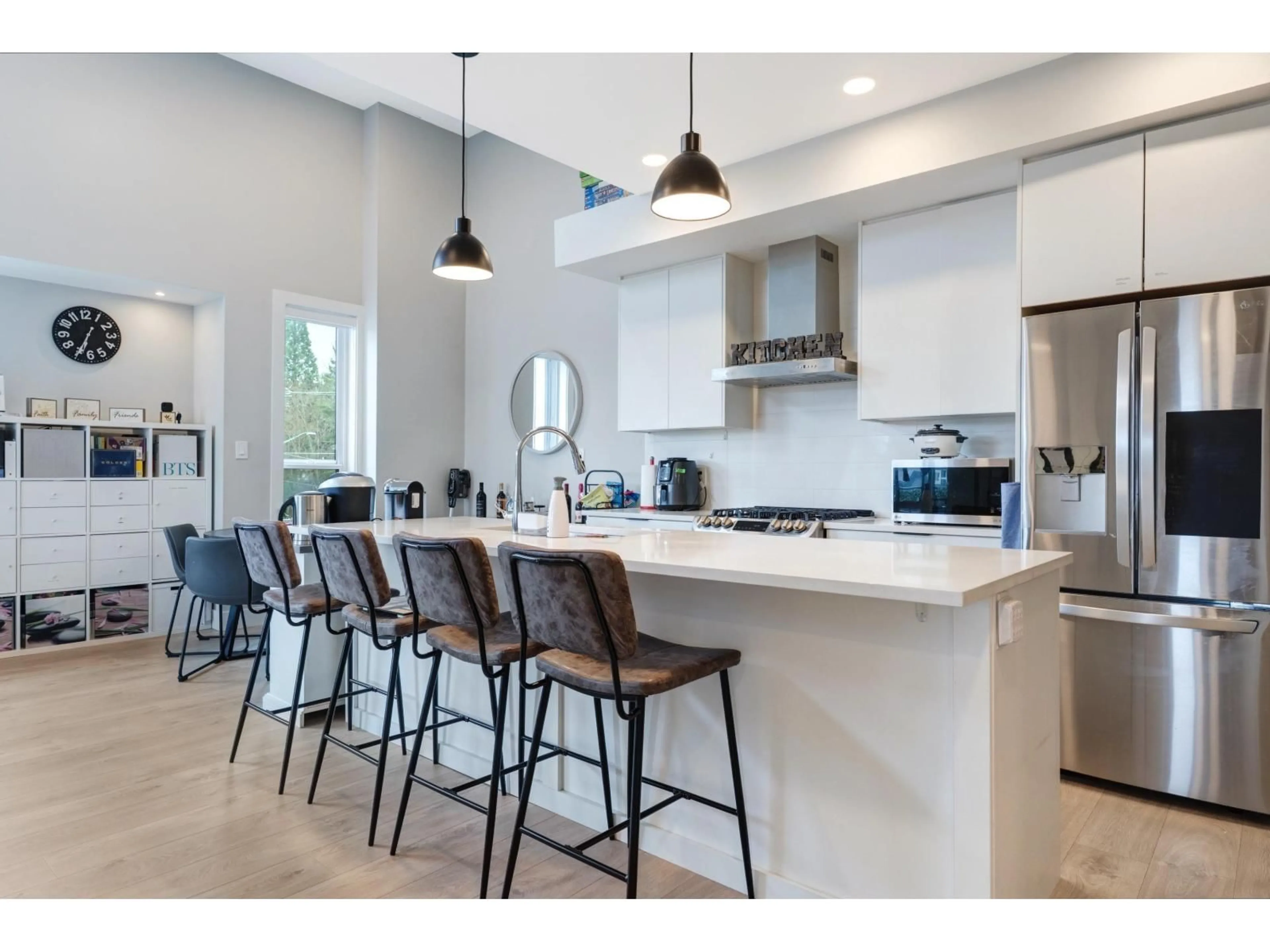 Open concept kitchen, ceramic/tile floor for 312 - 14818 60, Surrey British Columbia V3S0B5