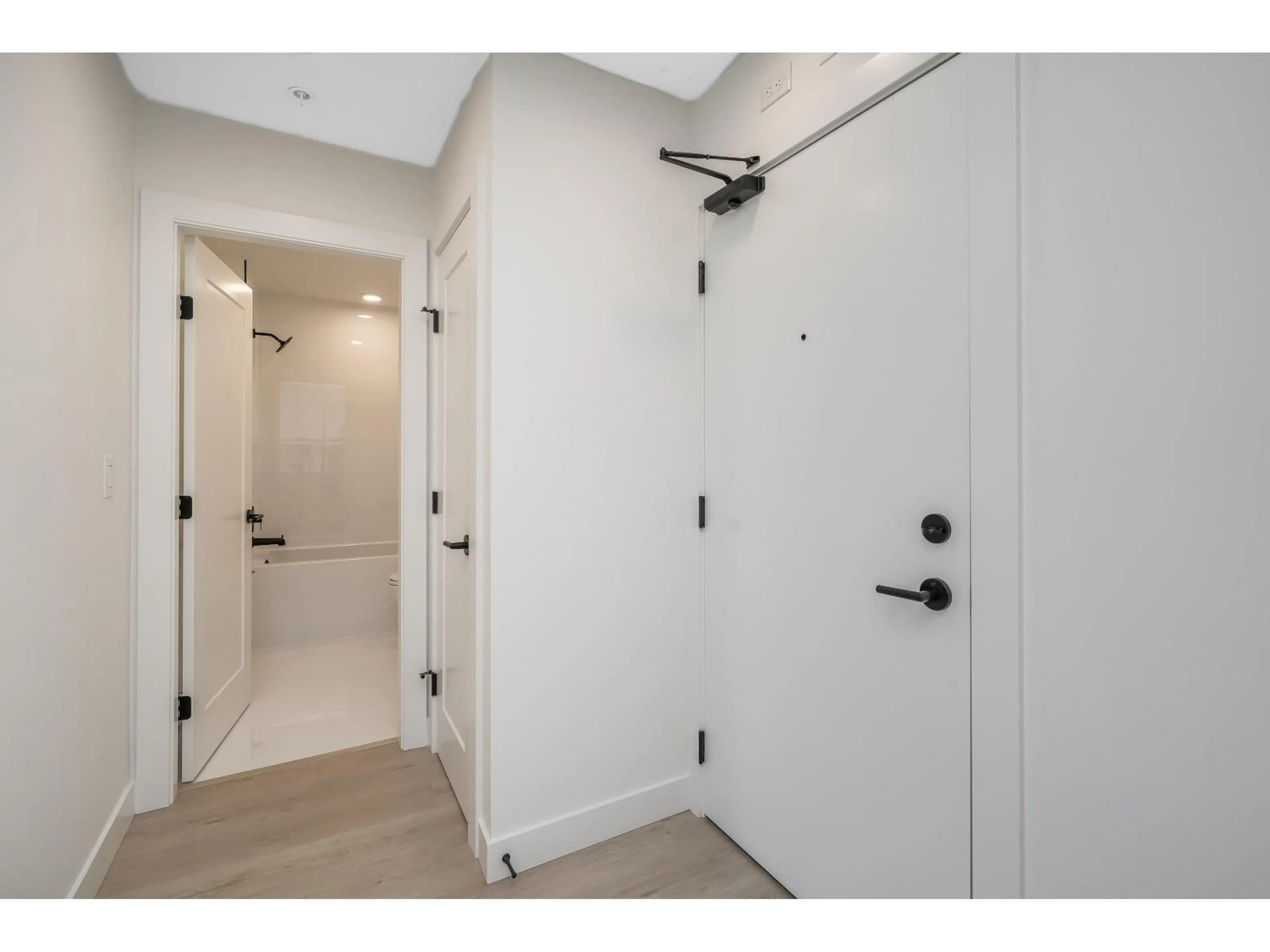 Indoor entryway for 512 - 19979 76, Langley British Columbia V3Y1S3
