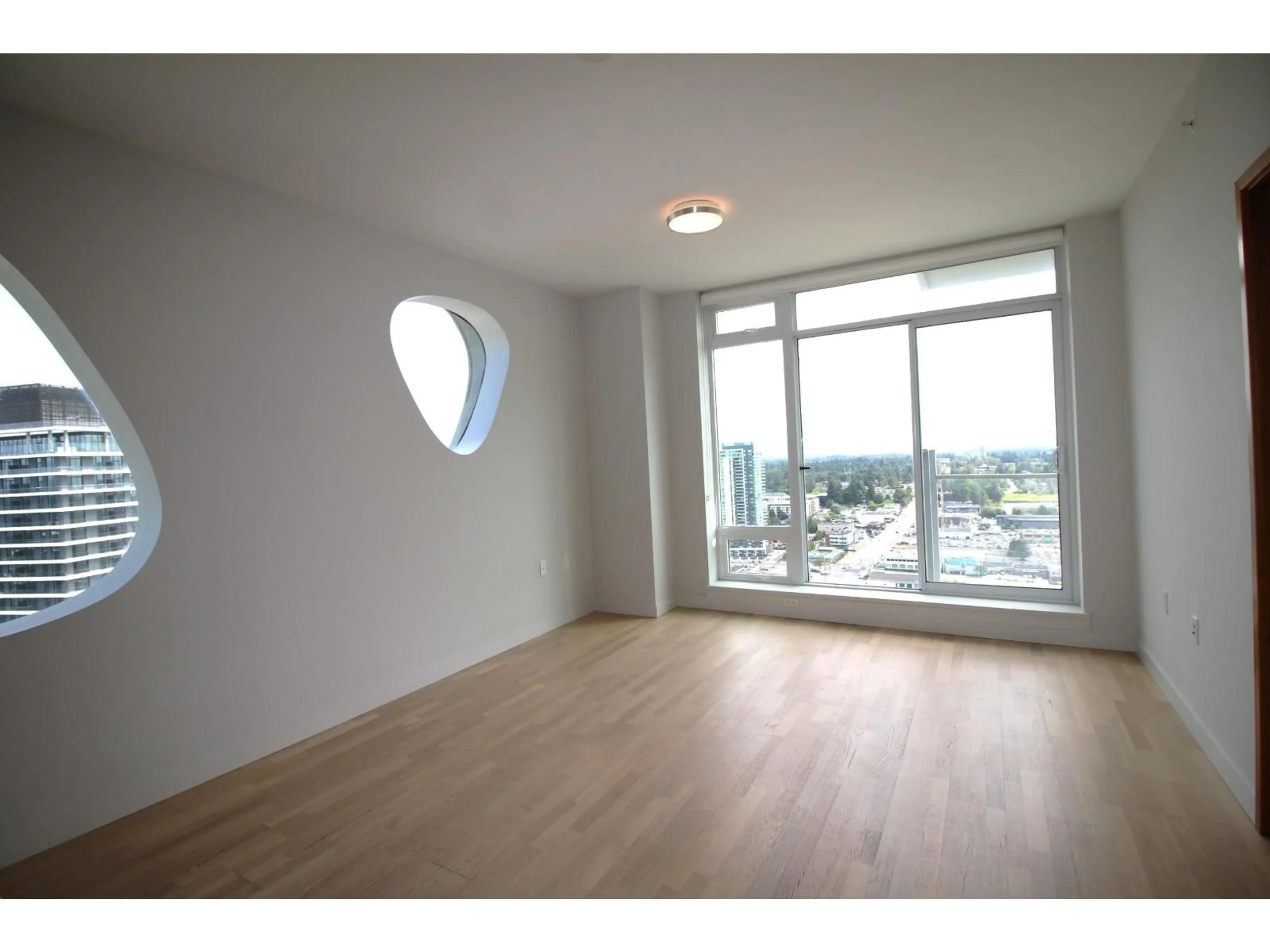 A pic of a room for 3301 - 13495 CENTRAL, Surrey British Columbia V3T0K2