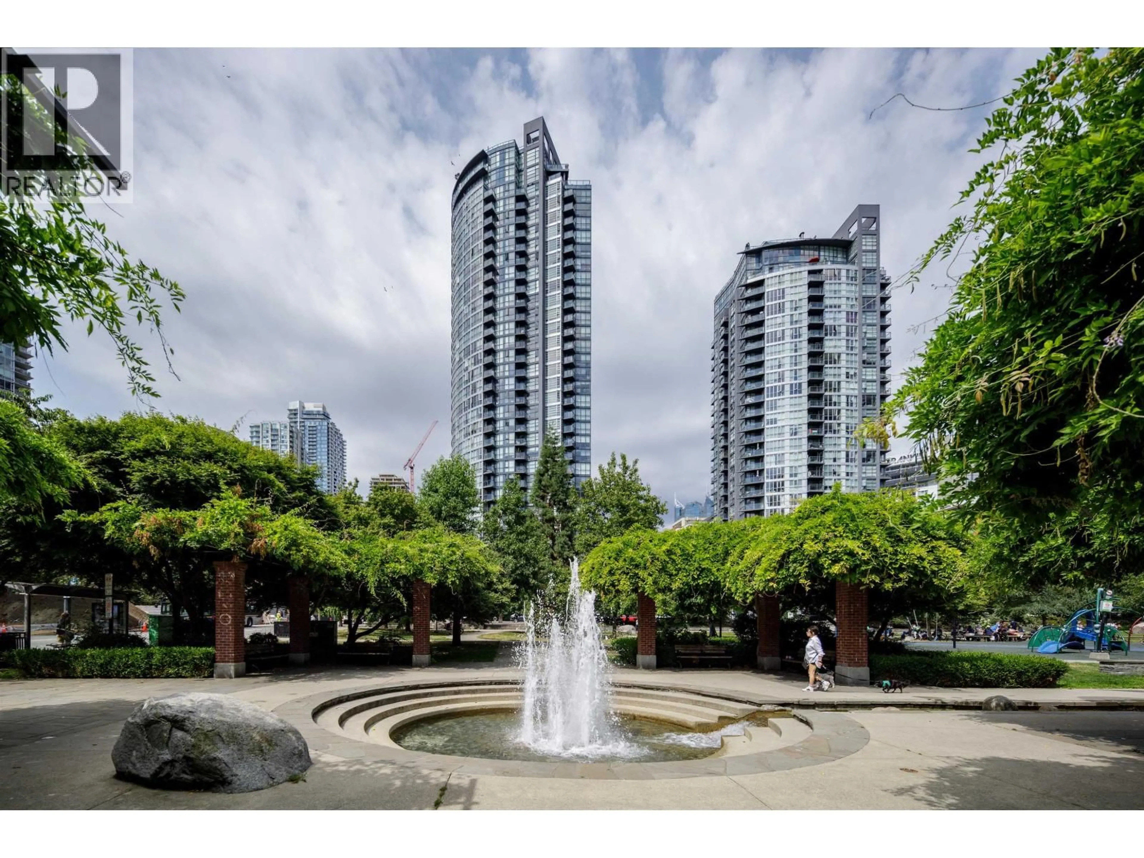 Patio, street for 2903 - 1199 SEYMOUR STREET, Vancouver British Columbia V6B1K3