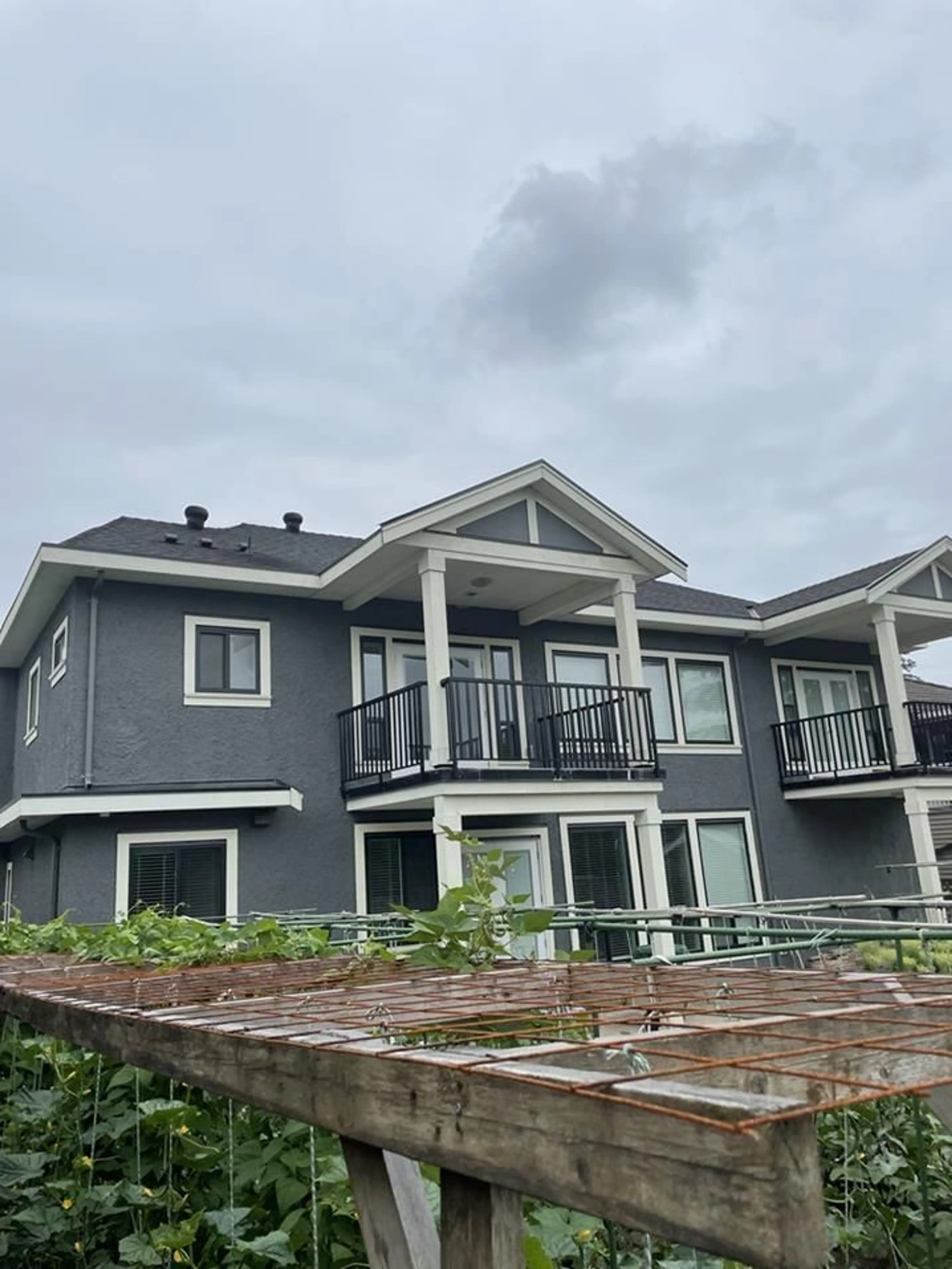 Home with vinyl exterior material, unknown for 9669 133A STREET, Surrey British Columbia V3T3Z7