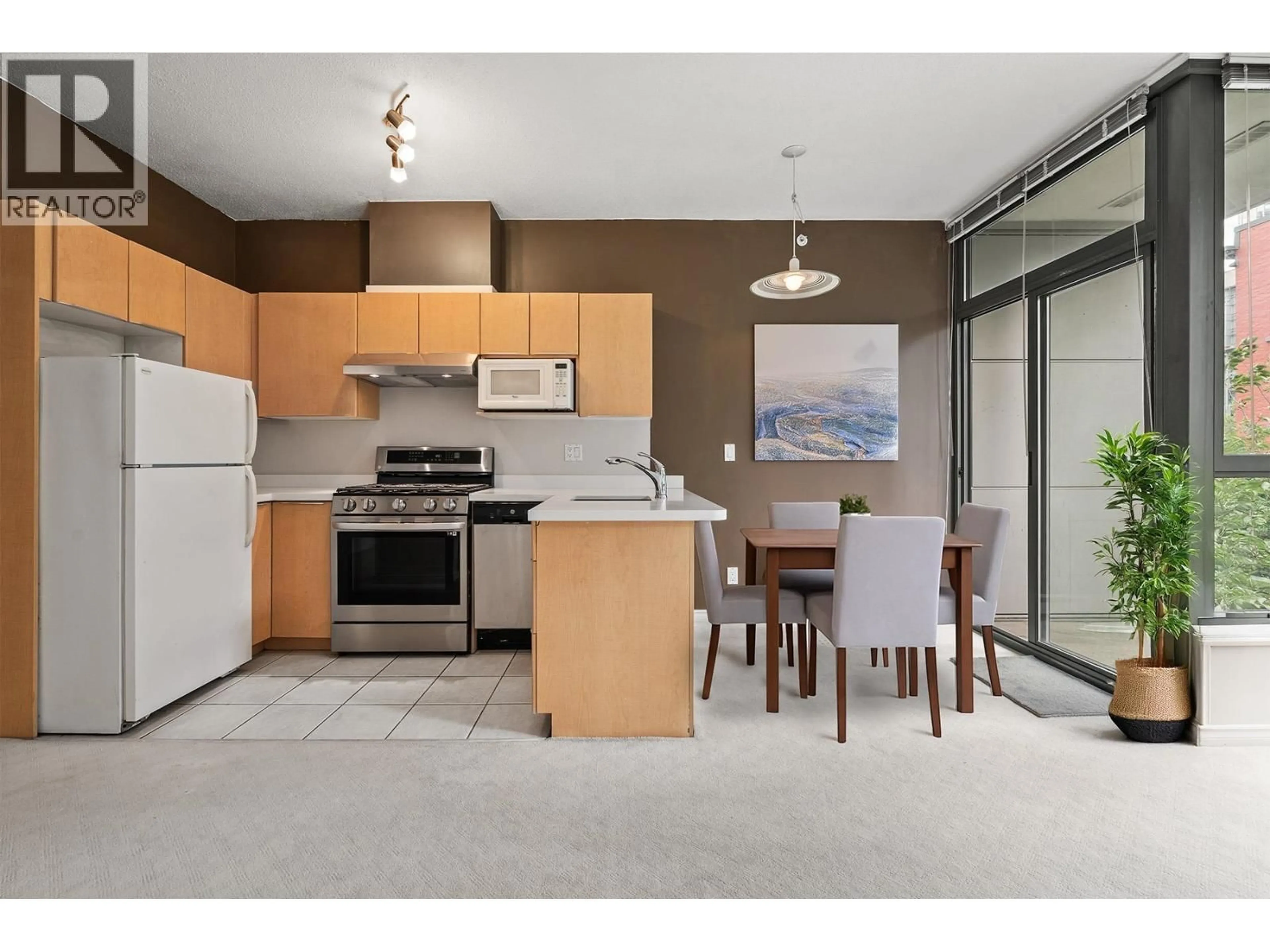 Standard kitchen, unknown for 310 - 1239 GEORGIA STREET, Vancouver British Columbia V6E4R8