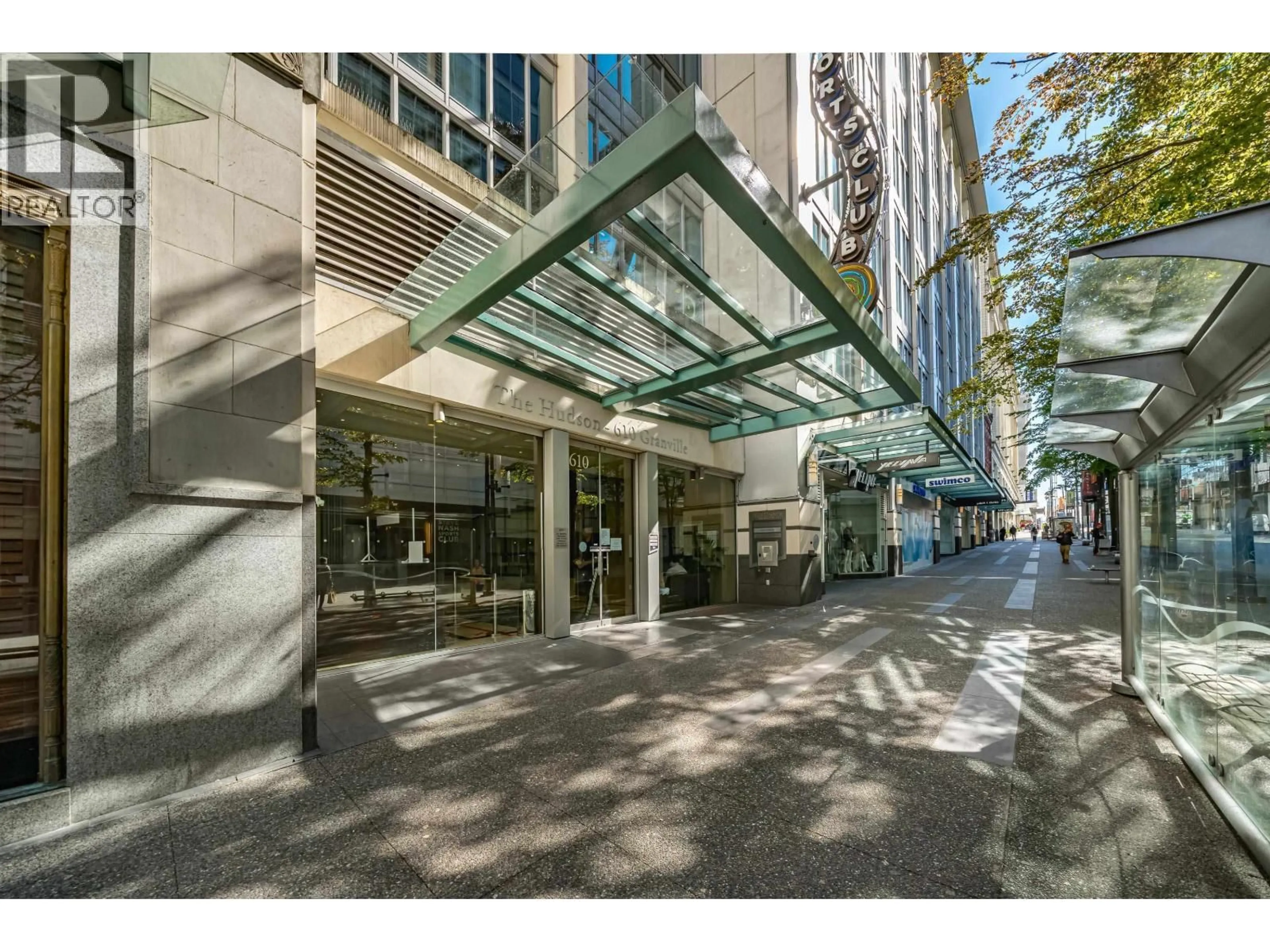 Indoor foyer for 1311 - 610 GRANVILLE STREET, Vancouver British Columbia V6C3T3