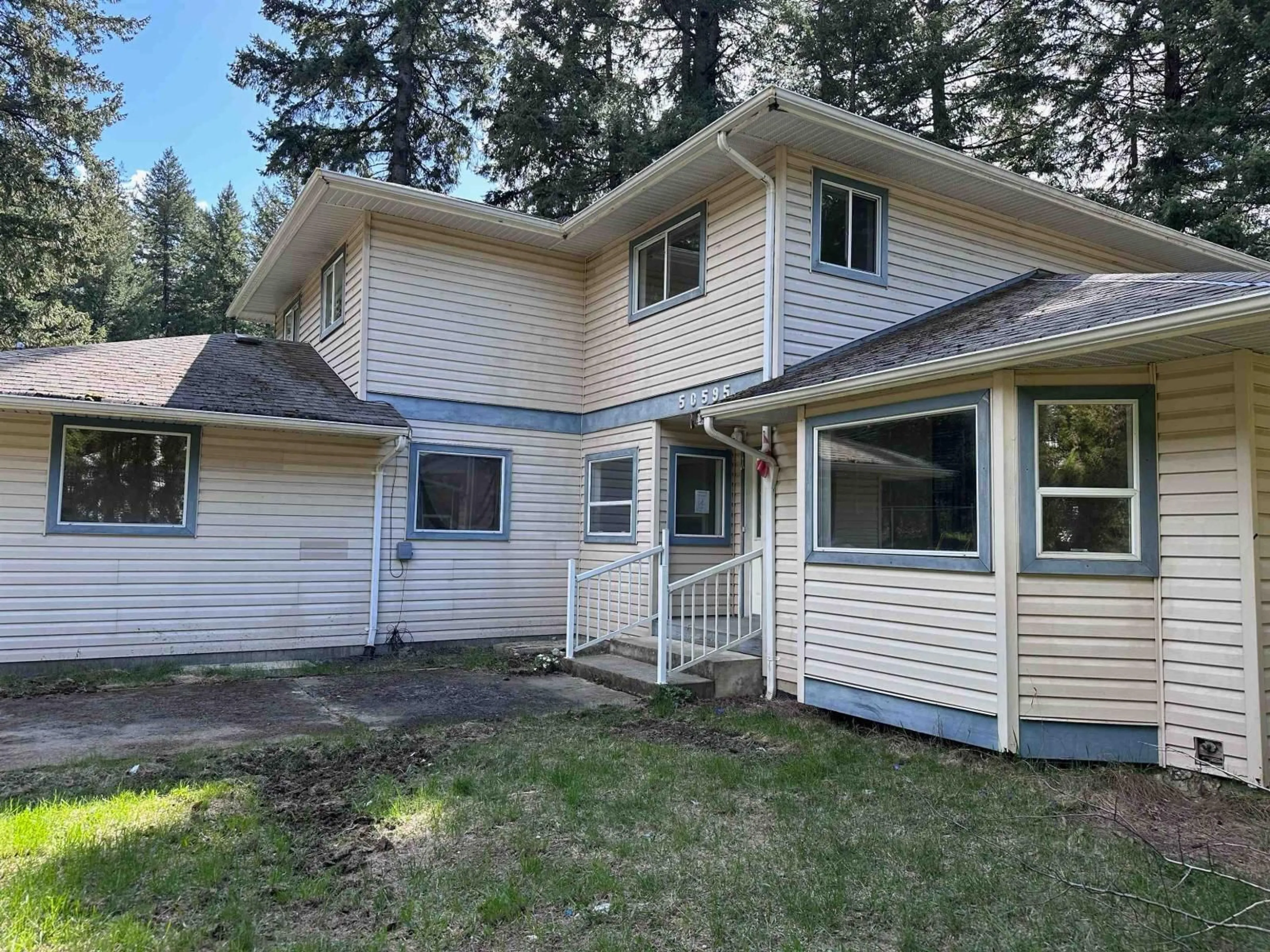 Home with vinyl exterior material, unknown for 50595 SLANZI ROAD, Boston Bar / Lytton British Columbia V0K1C0