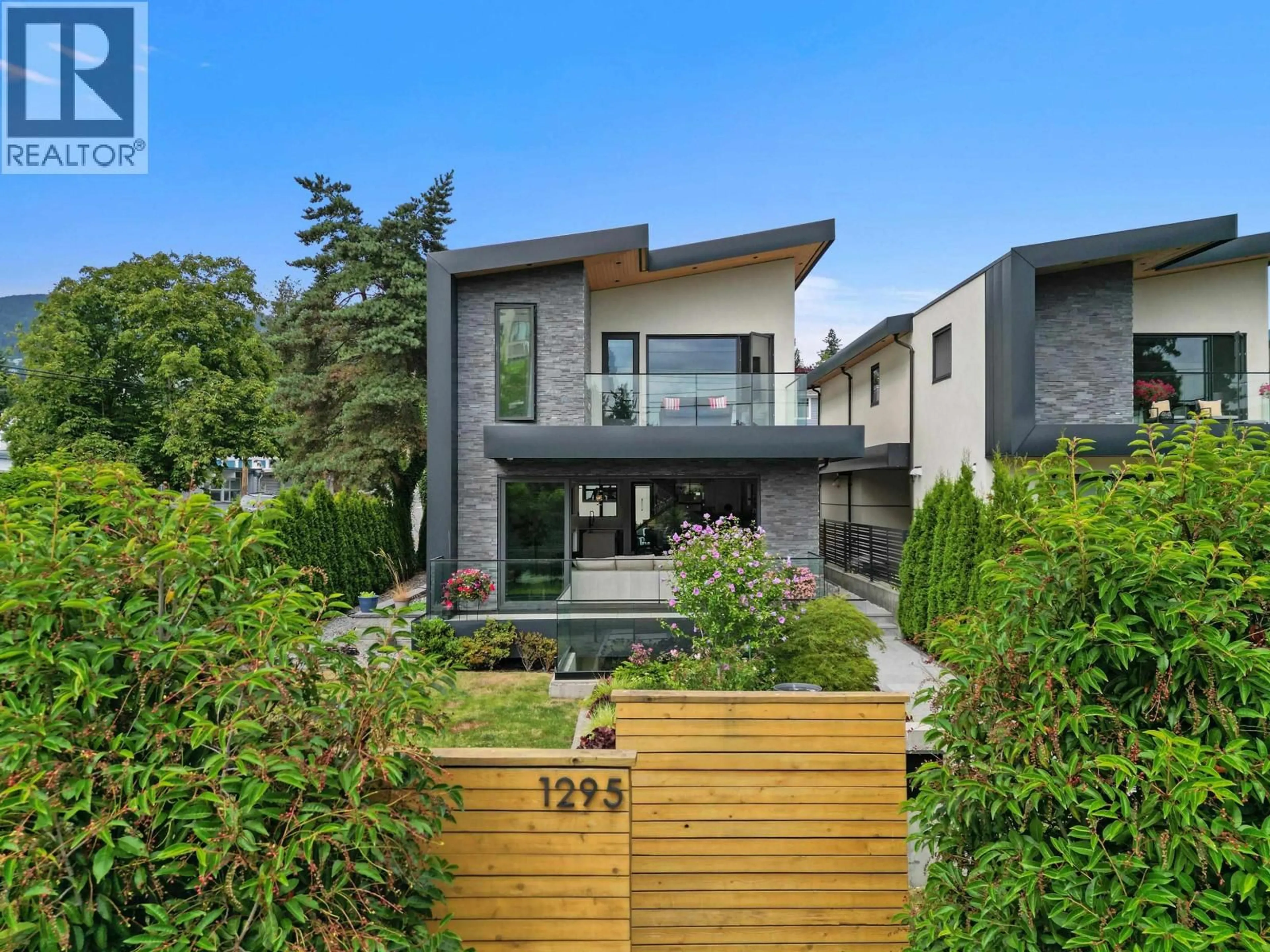 Home with brick exterior material, street for 1295 DUCHESS AVENUE, West Vancouver British Columbia V7T1H3