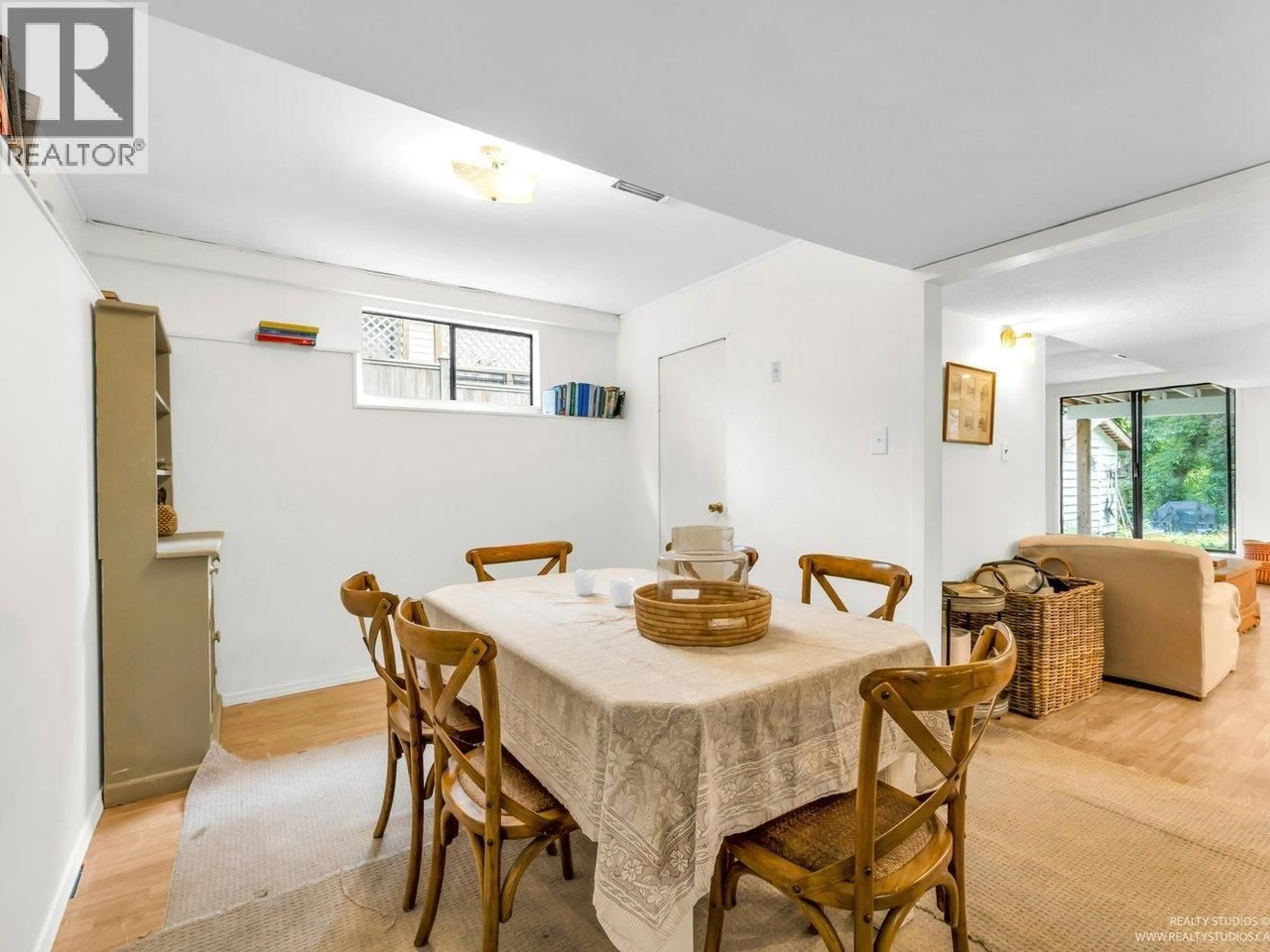 Dining room, unknown for 1706 DEEP COVE ROAD, North Vancouver British Columbia V7G1S5