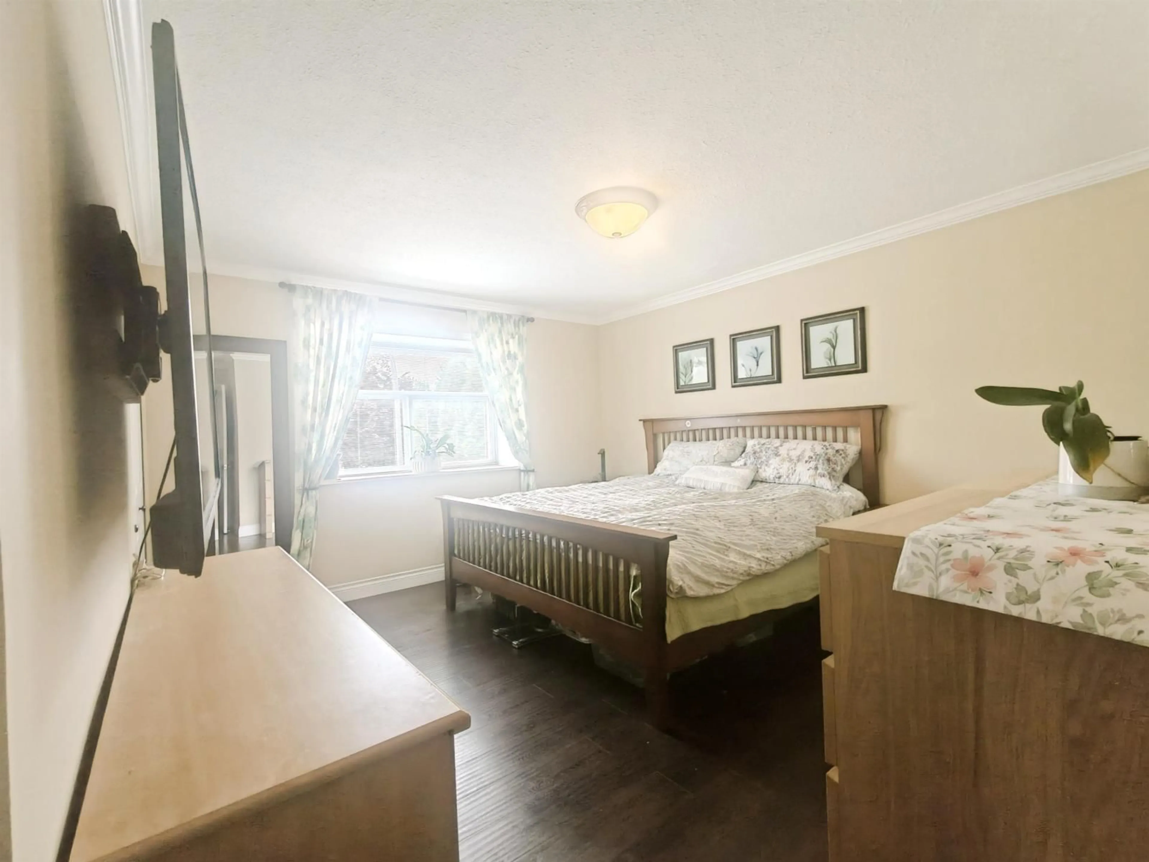 A pic of a room for 15665 99B, Surrey British Columbia V4N2W1